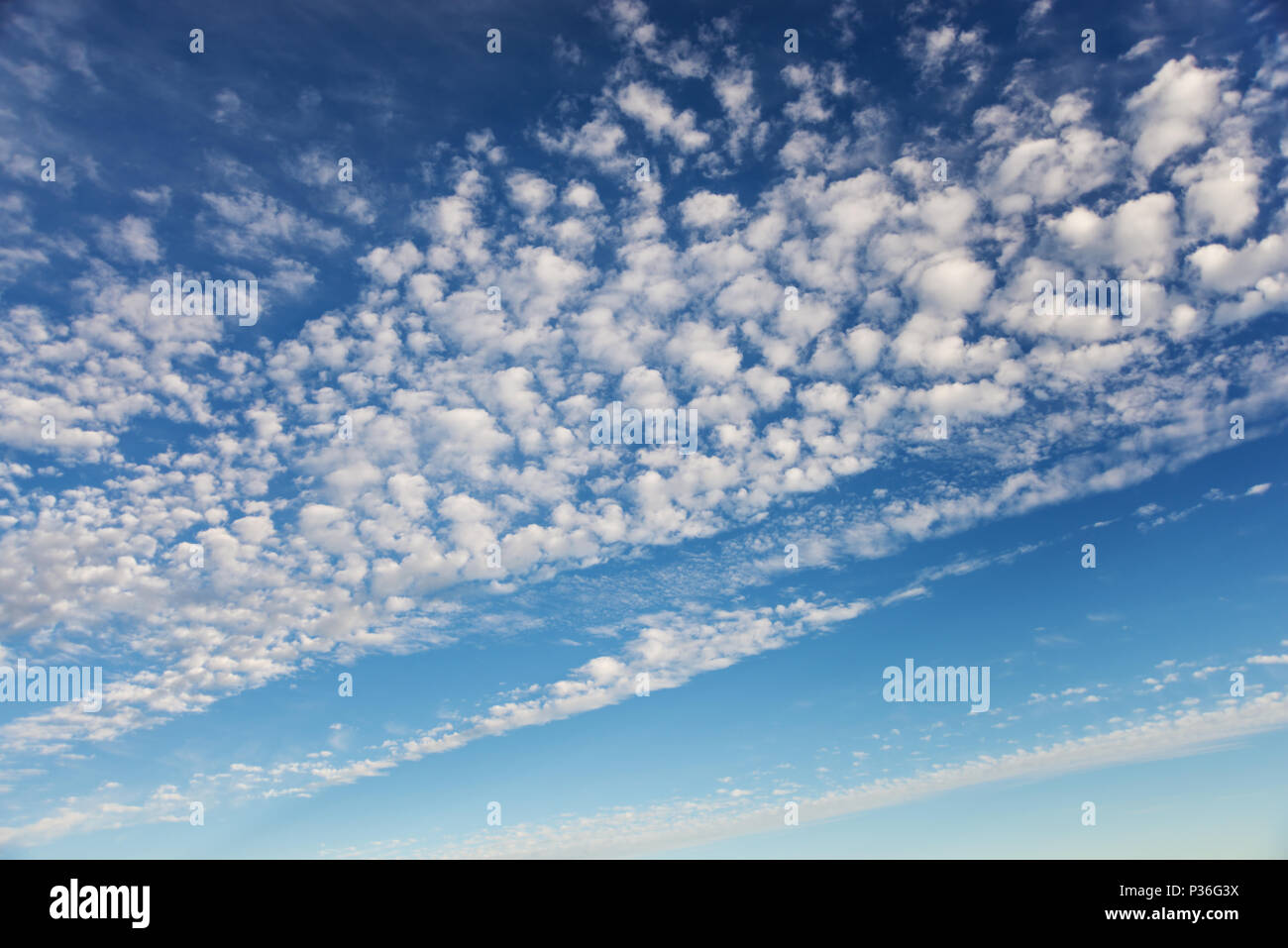Panorama of a blue sky with white clouds hi-res stock photography and ...