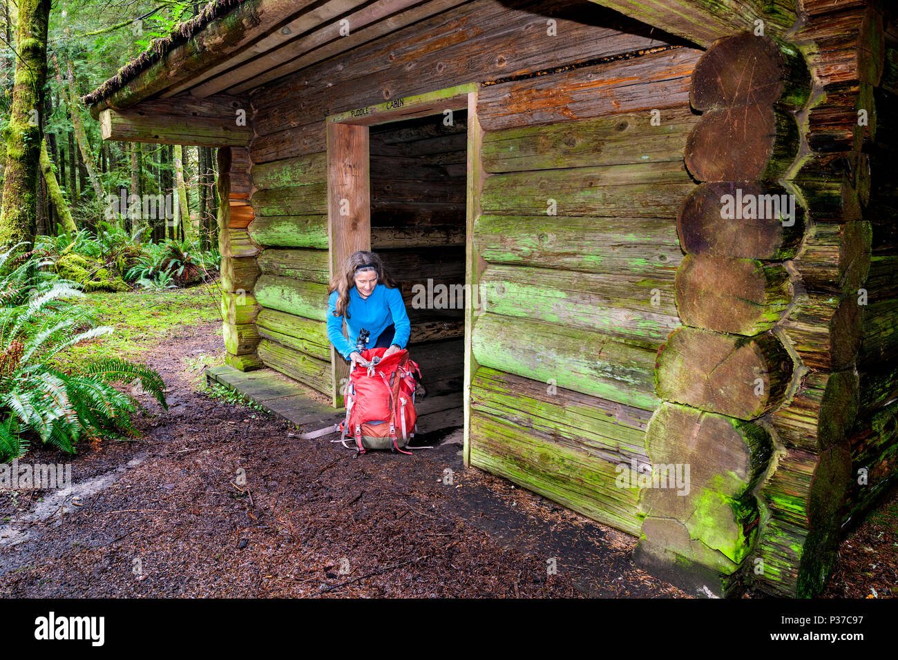 OR02477-00...OREGON - Hikers shelter along the near Canon Beach.(MR# S1) Stock Photo