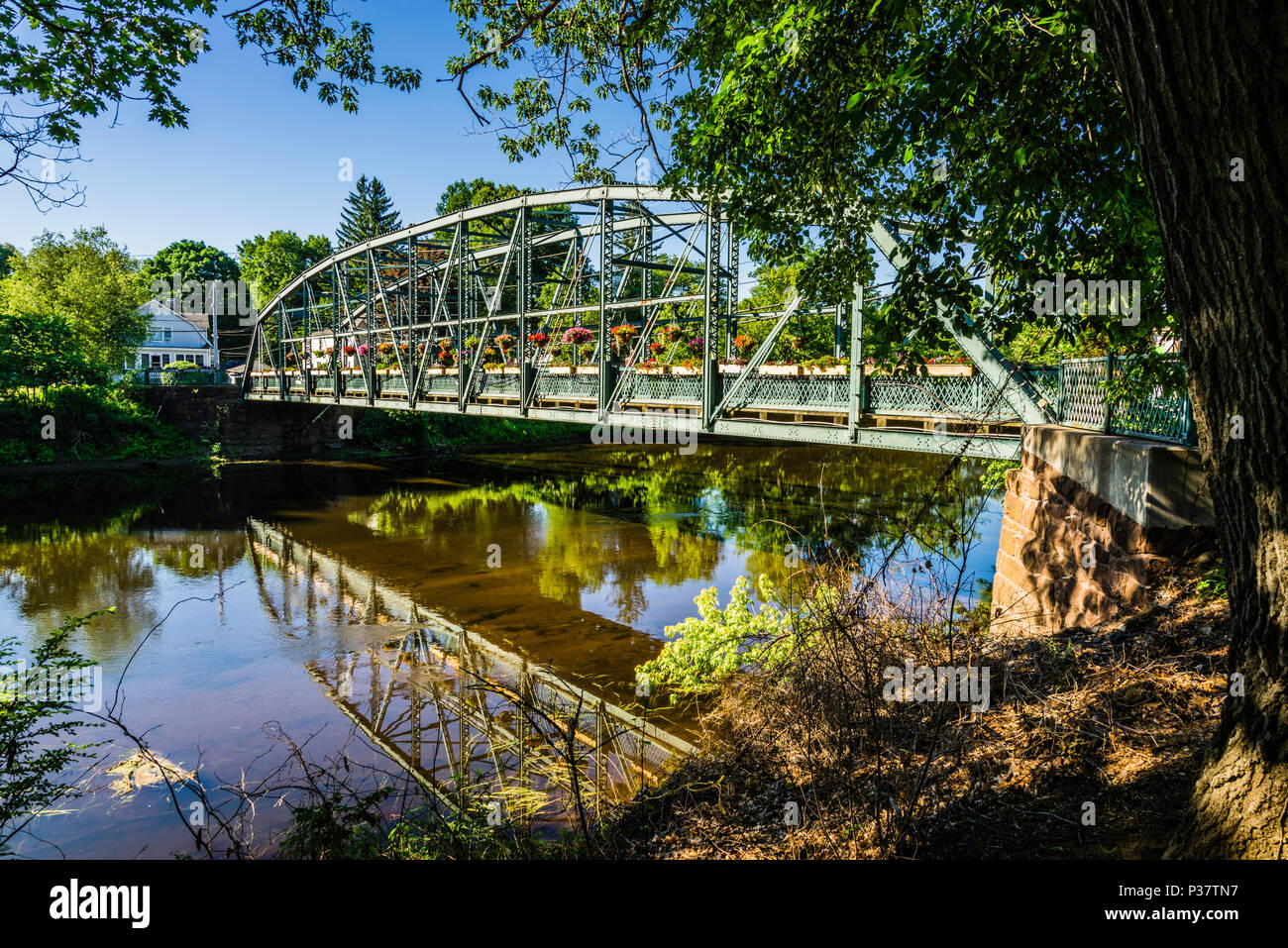 The Old Drake Hill Flower Bridge Simsbury, Connecticut, USA Stock Photo