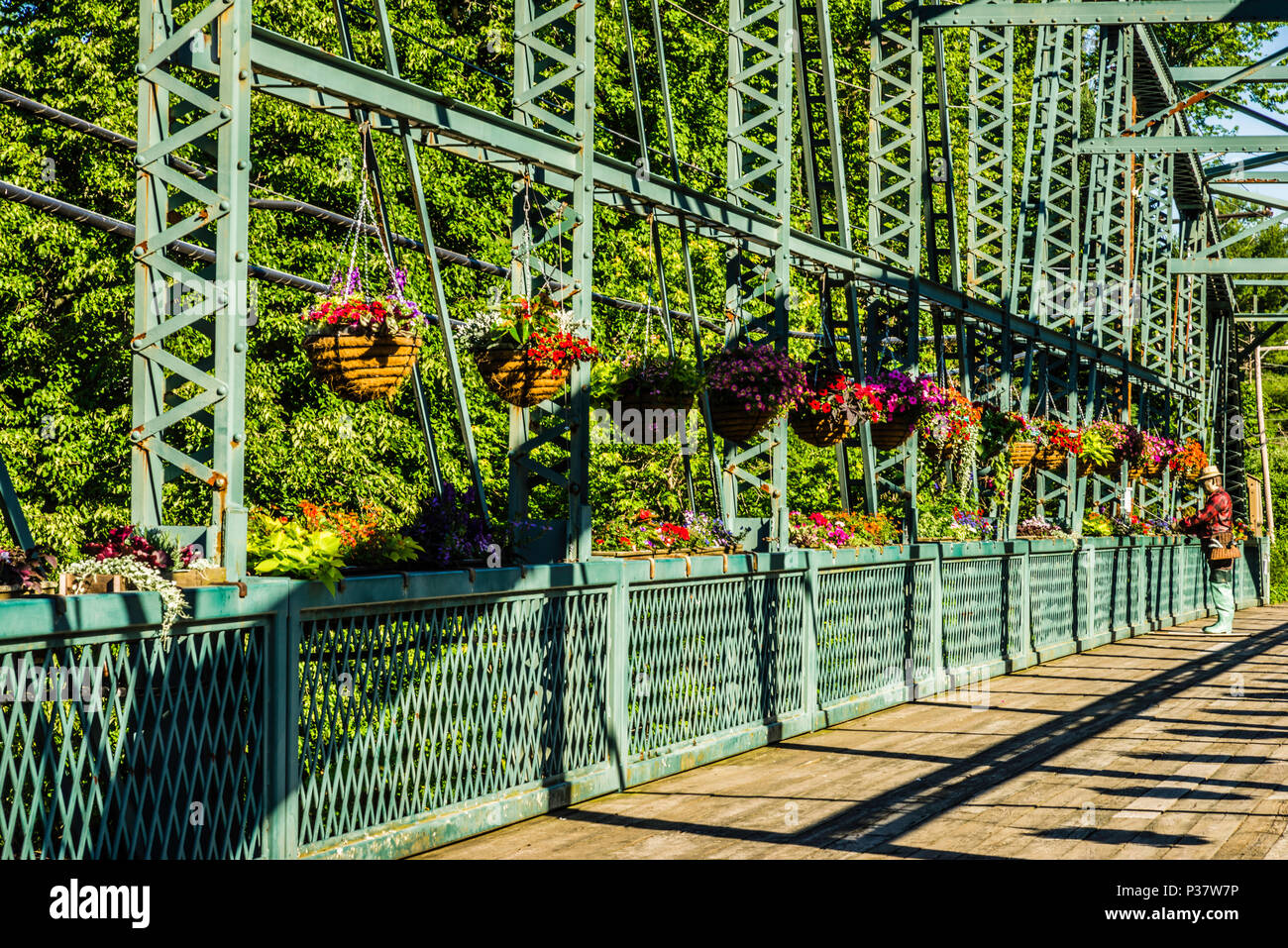 The Old Drake Hill Flower Bridge Simsbury, Connecticut, USA Stock Photo
