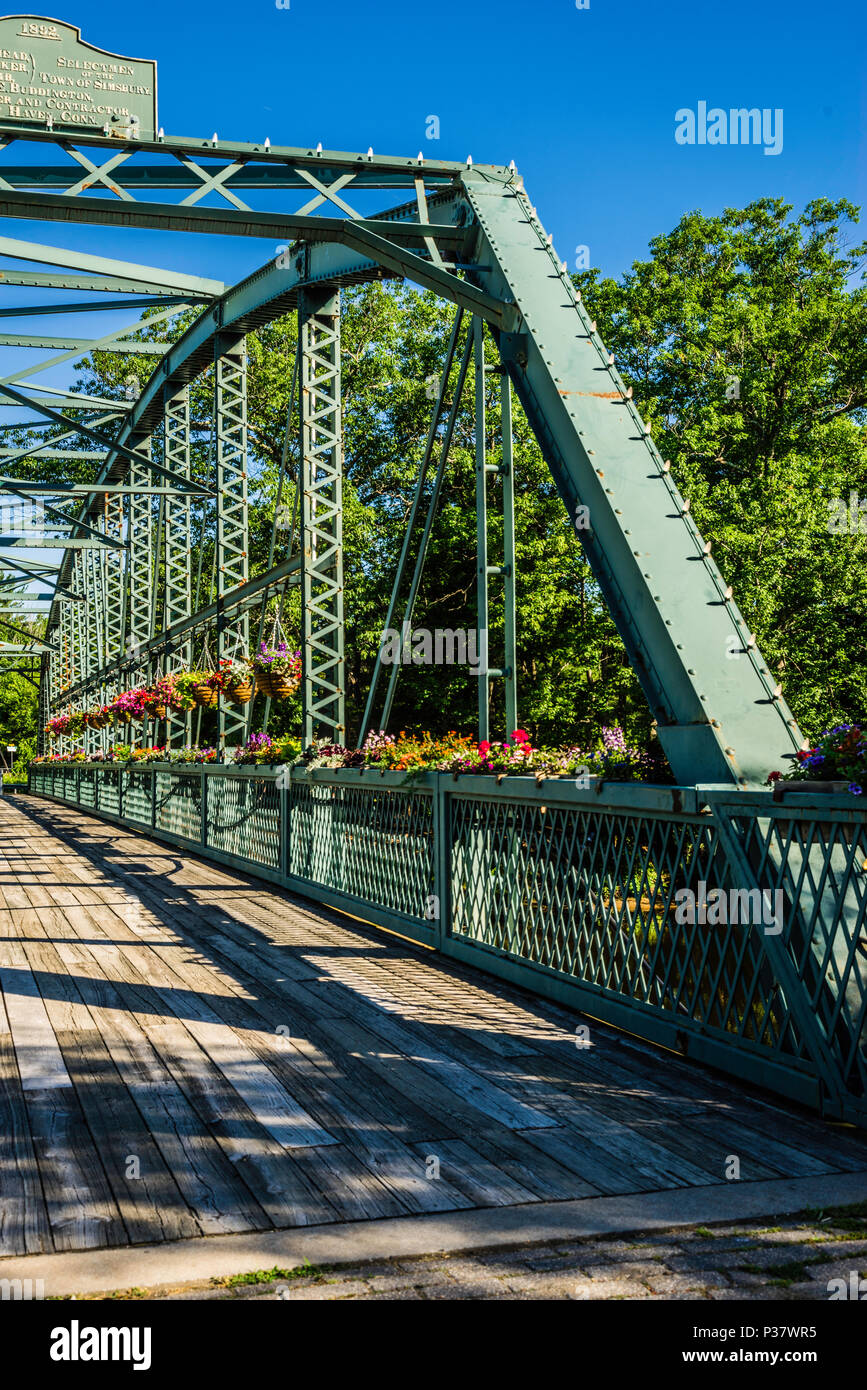 The Old Drake Hill Flower Bridge Simsbury, Connecticut, USA Stock Photo