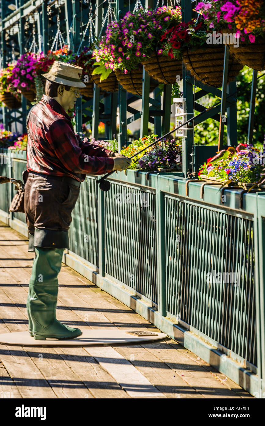 The Old Drake Hill Flower Bridge Simsbury, Connecticut, USA Stock Photo