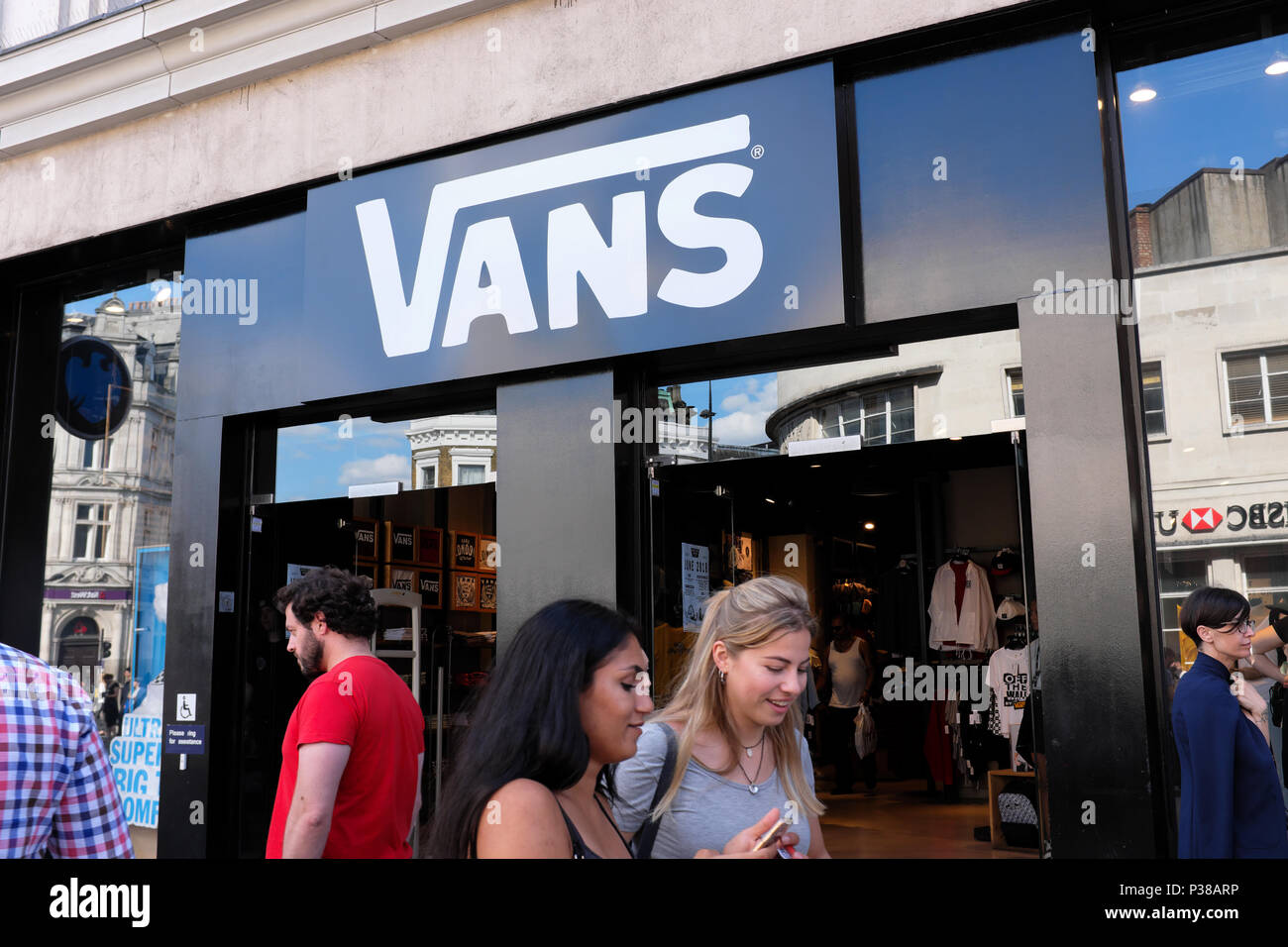 Cirkel udpege mineral Vans clothing store, Camden Town, Camden, London, England, UK Stock Photo -  Alamy