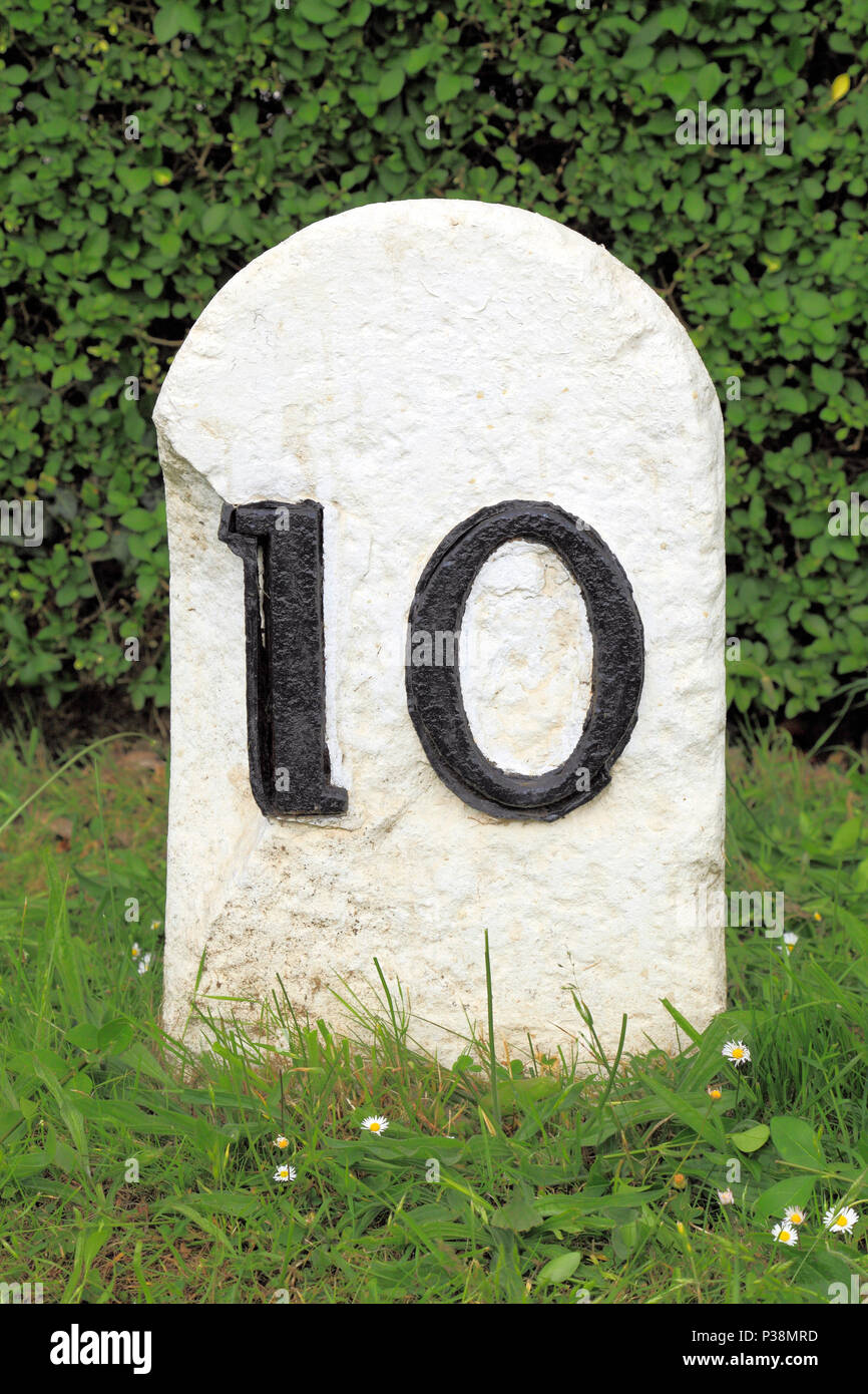 Milestone, 18th century, Ingoldisthorpe, 10 miles to Kings Lynn, Norfolk, England, UK Stock Photo