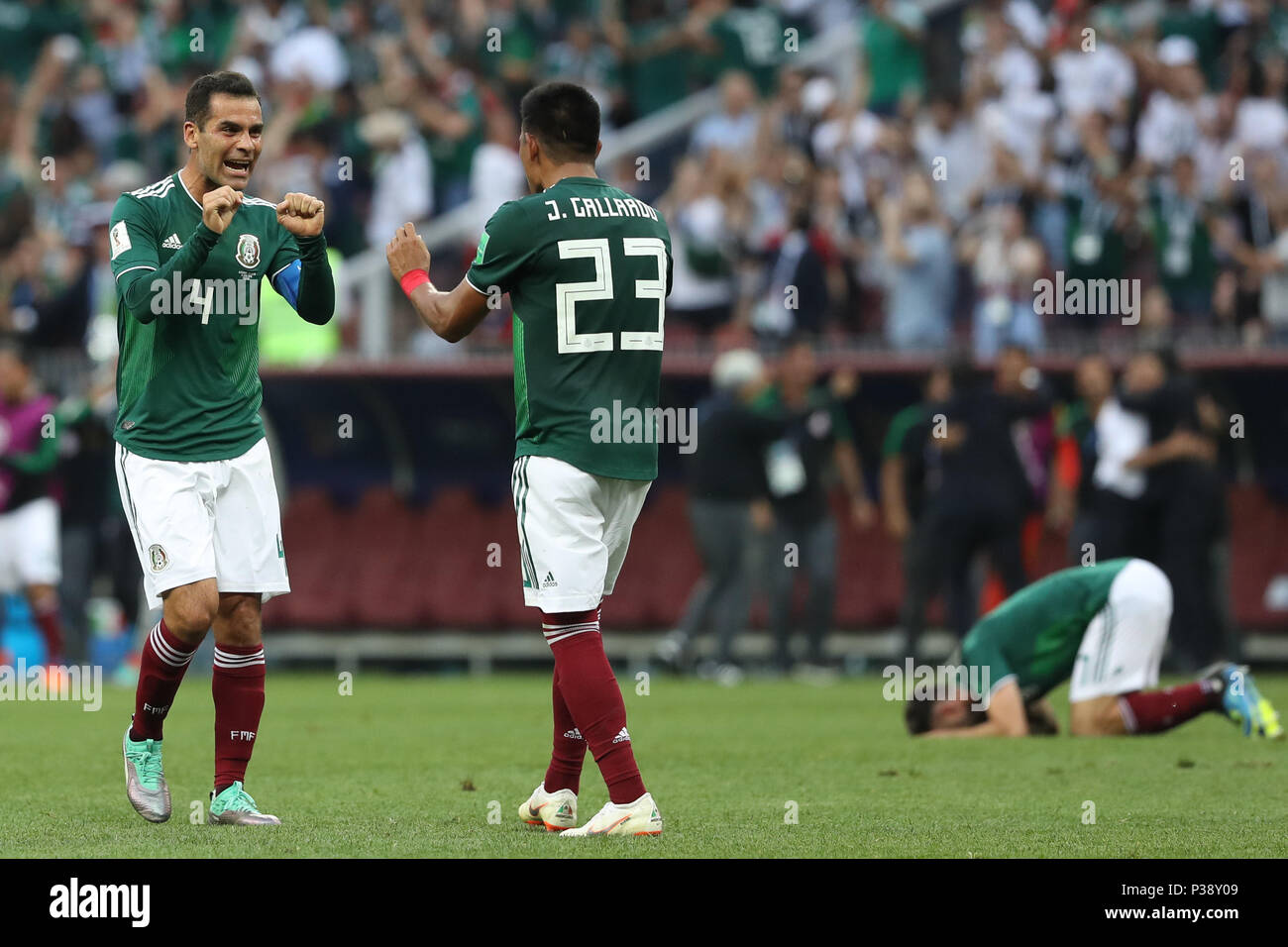 Moscow, Russia, 17 June 2018.Rafael Marquez and Jesus Gallardo celebrate the victory at the end of the match between Germany and Mexico valid for the 2018 World Cup held at the Lujniki Stadium in Moscow, Russia. (Photo: Ricardo Moreira/Fotoarena) Credit: Foto Arena LTDA/Alamy Live News Stock Photo