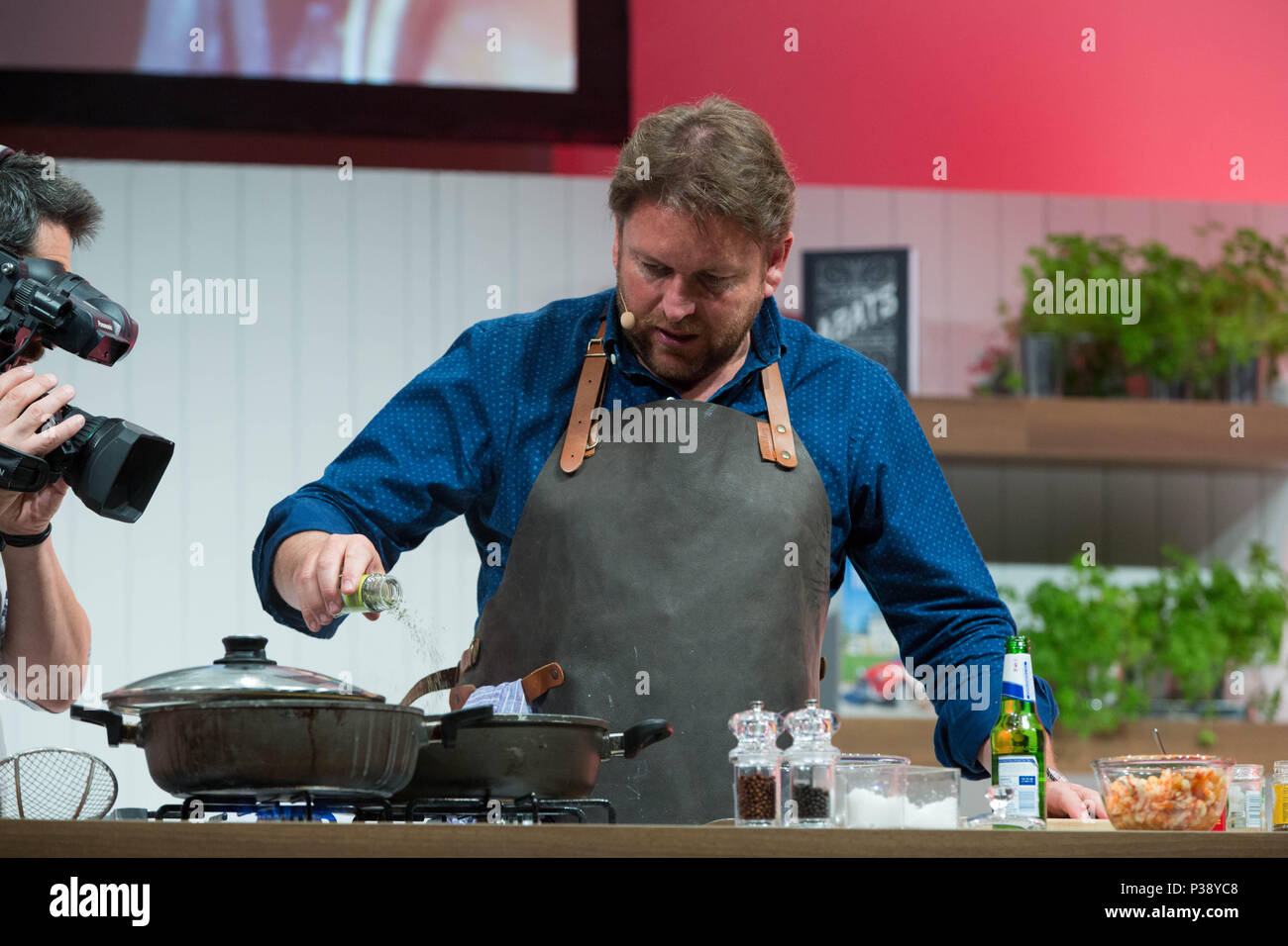 Birmingham, UK. 17th Jun, 2018. Chef James Martin doing a cooking demo ...