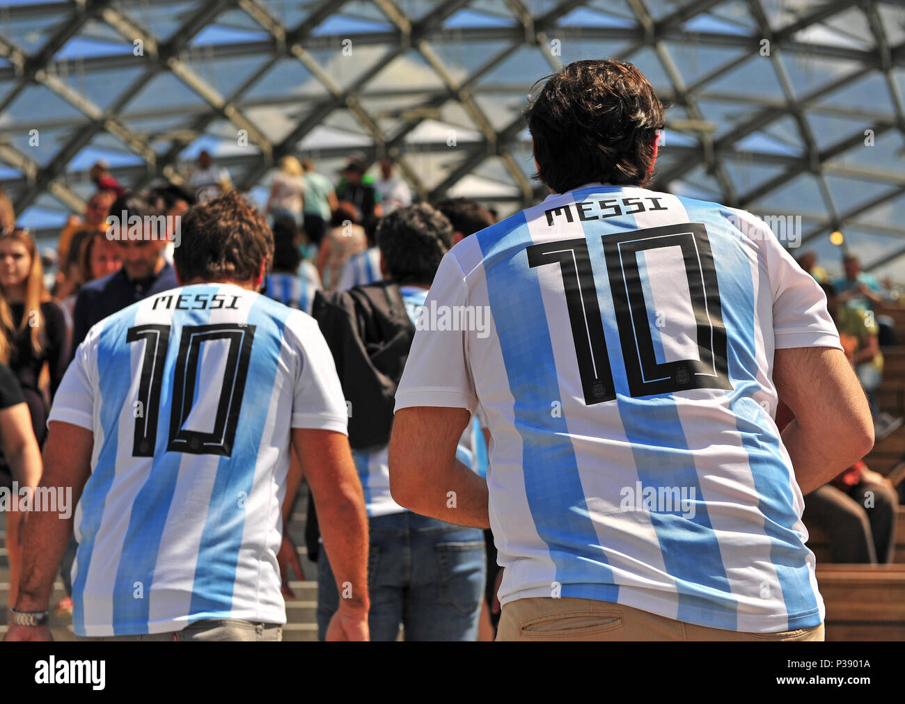 Argentina football shirt hi res stock photography and images Page 2 Alamy