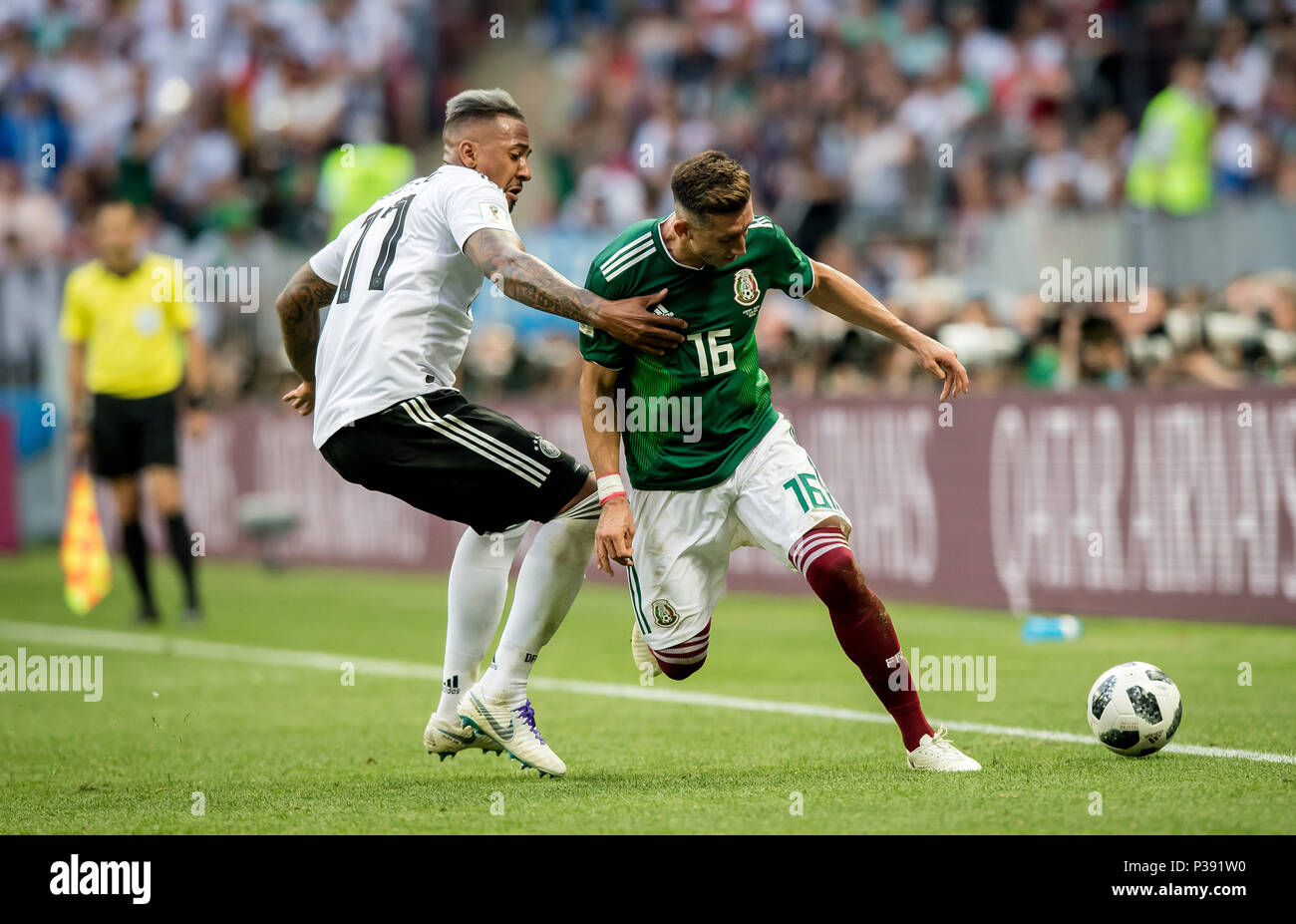 Moscow, Russland. 17th June, 2018. Jerome Boateng (Germany) versus Hector Herrera (Mexico) GES/Football/World Cup 2018 Russia: Germany - Mexico, 17.06.2018 GES/Soccer/Football/Worldcup 2018 Russia: Germany vs Mexico, Moscow, June 17, 2018 | usage worldwide Credit: dpa/Alamy Live News Stock Photo