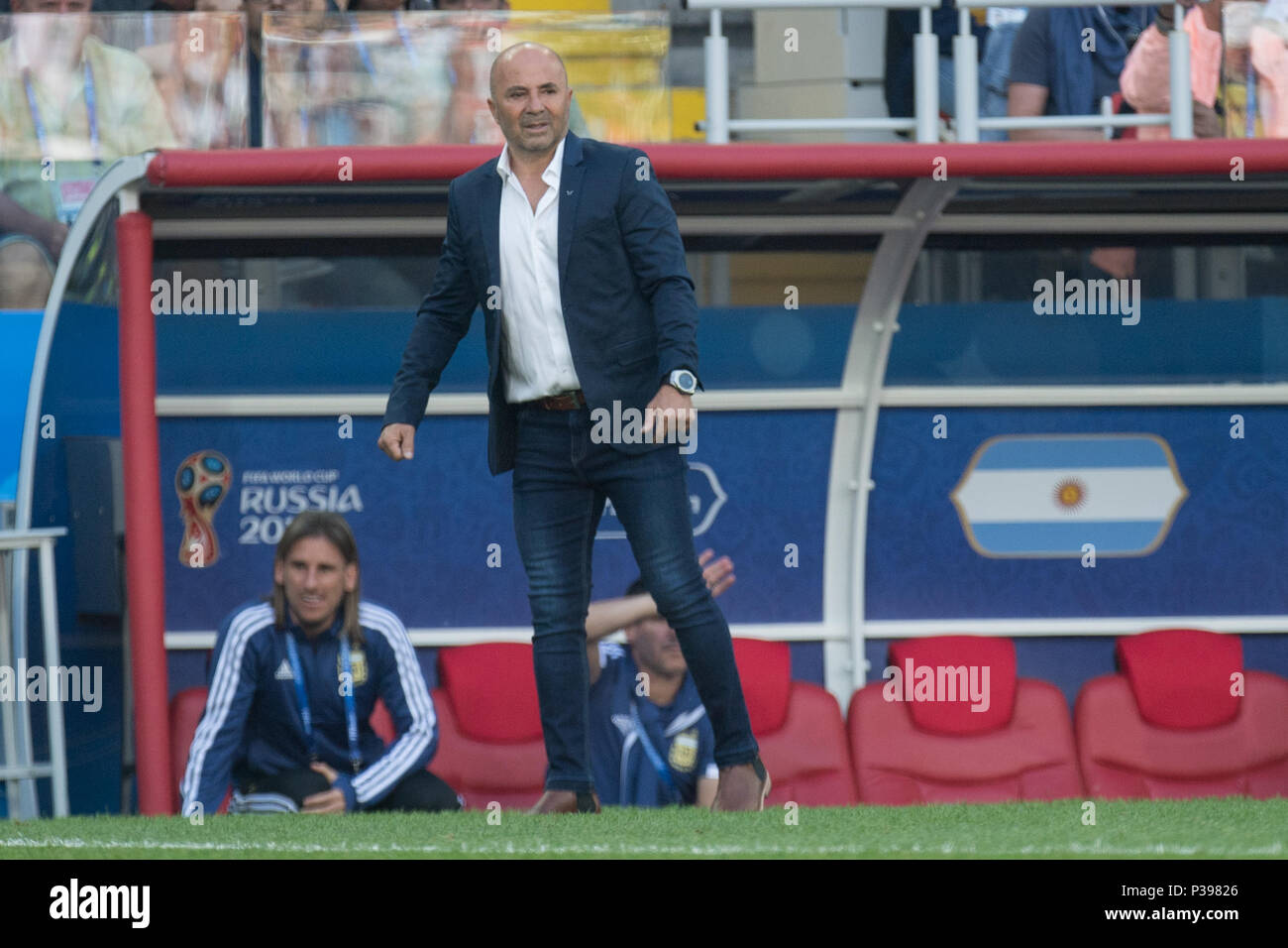 Moscow, Russland. 16th June, 2018. Jorge SAMPAOLI (coach, ARG) is frustrated, frustrated, late flushed, disappointed, showered, decapitation, disappointment, sad, whole figure, Argentina (ARG) - Iceland (ISL) 1: 1, preliminary round, group D, game 7, on 16.06 .2018 in Moscow; Football World Cup 2018 in Russia from 14.06. - 15.07.2018. | usage worldwide Credit: dpa/Alamy Live News Stock Photo