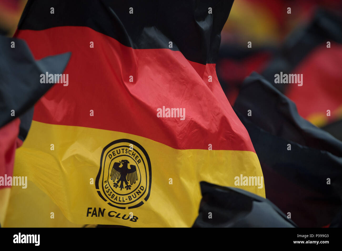 Moscow, Russland. 17th June, 2018. German fans wave flags, fan, fans,  spectators, supporters, supporters, feature, general, edge motif,  jubilation, cheer, cheering, joy, cheers, celebrate, Germany (GER) - Mexico  (MEX) 0: 1, preliminary