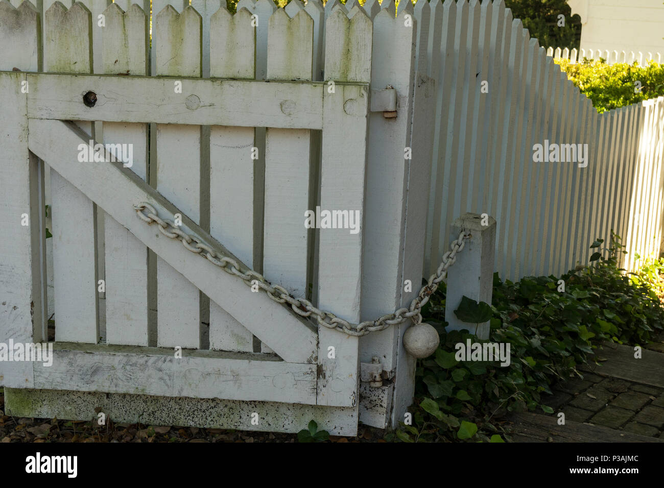 Ball and chain gate closer on 18th century gate Stock Photo Alamy