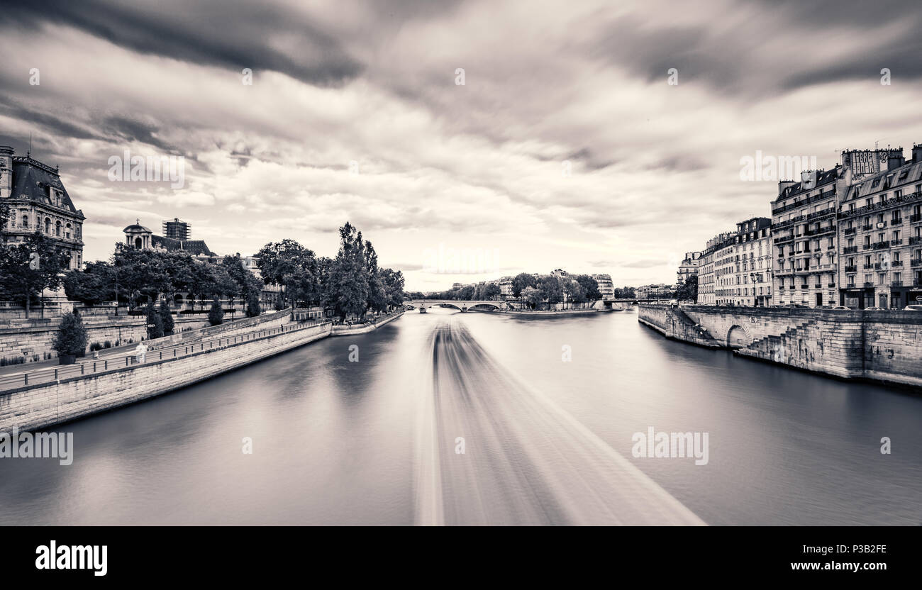 Paris black and white hi-res stock photography and images - Alamy