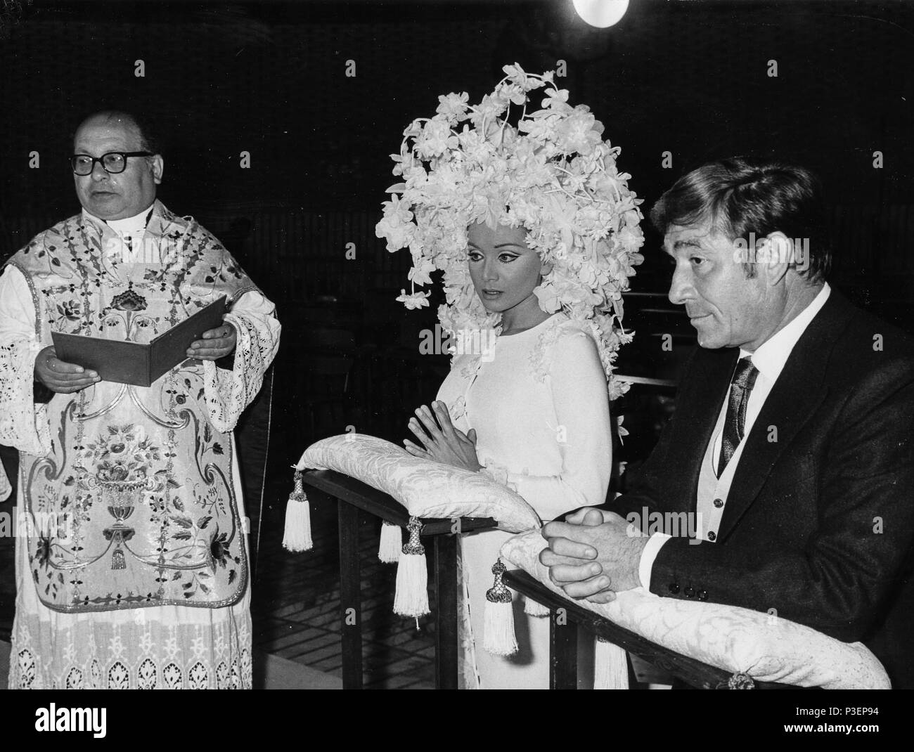 maria grazia buccella, ugo tognazzi, sissignore, 1968 Stock Photo