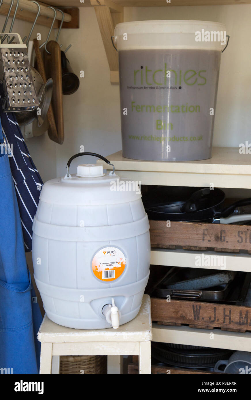 Plastic fermentation bin and pressure barrel for home brew beer real