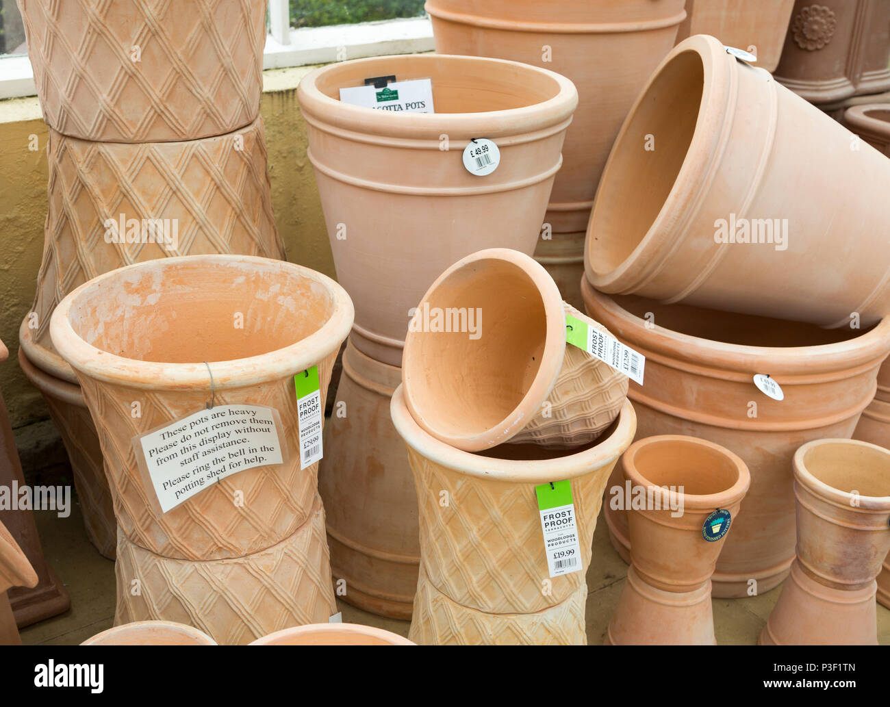 Terracotta pots uk hires stock photography and images Alamy