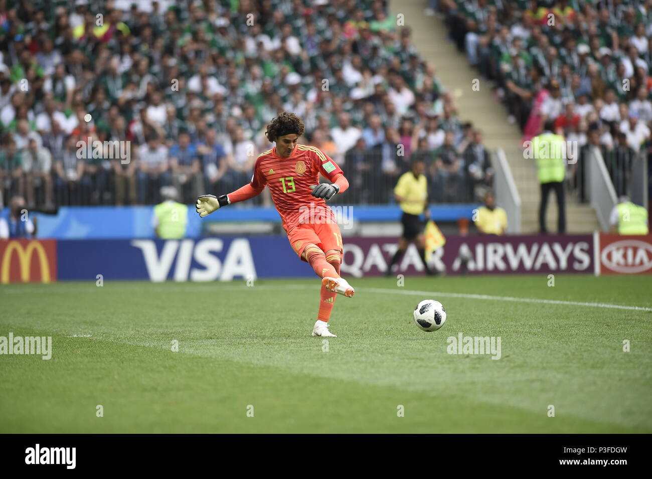 2018 Moscou Rússia Torcedores Alemães Mexicanos Nas Arquibancadas Copa Mundo  — Fotografia de Stock Editorial © m.iacobucci.tiscali.it #200258532