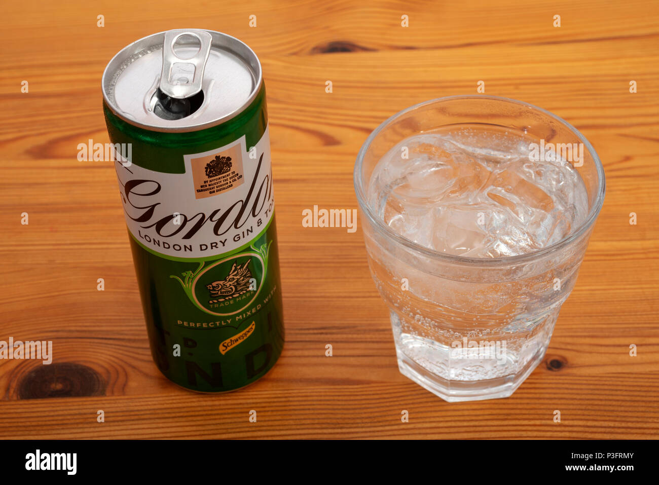 Gordons dry gin and tonic Stock Photo