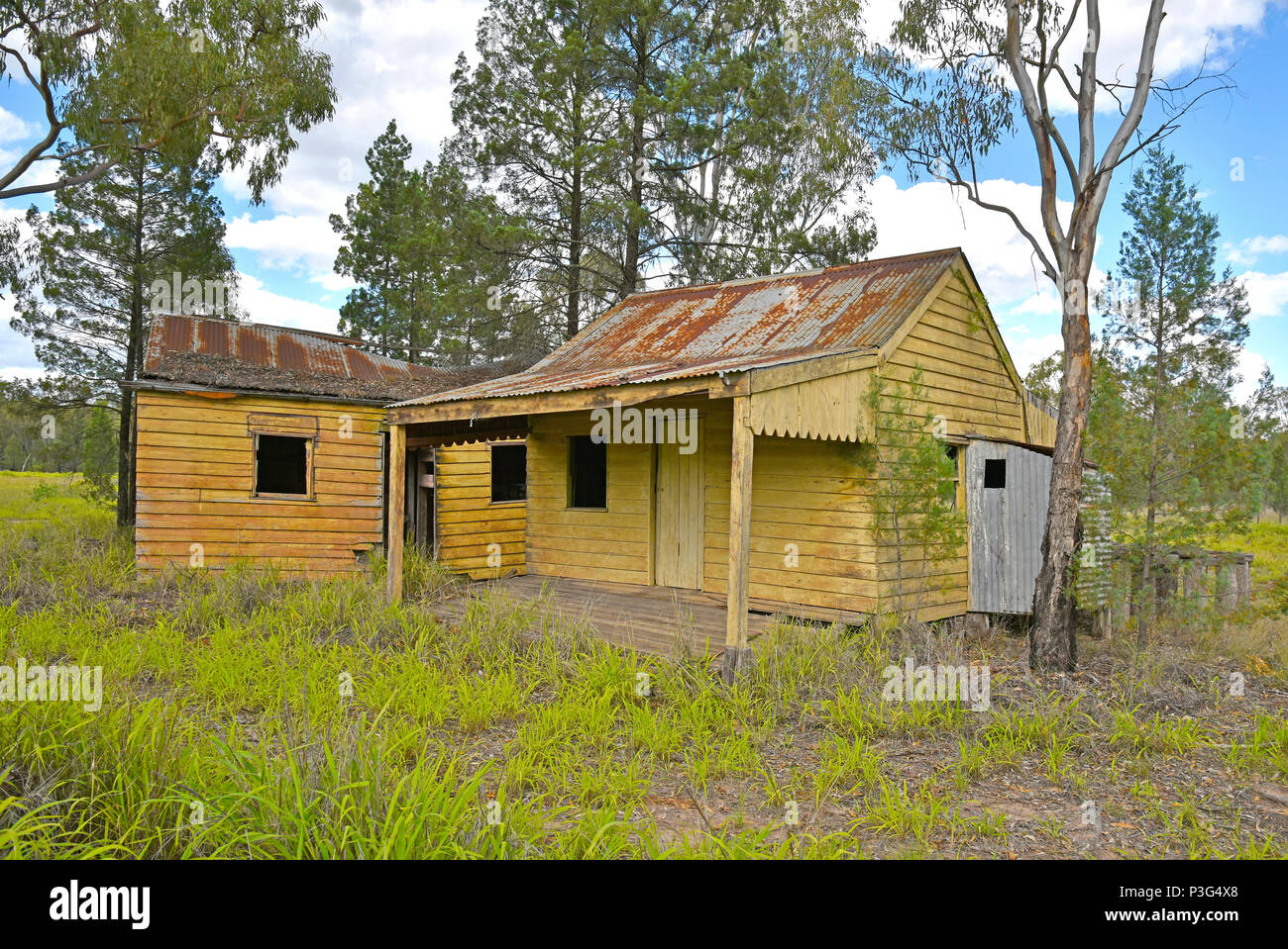 pair of derelict abandoned houses outside Miles in queensland, australia Stock Photo Alamy