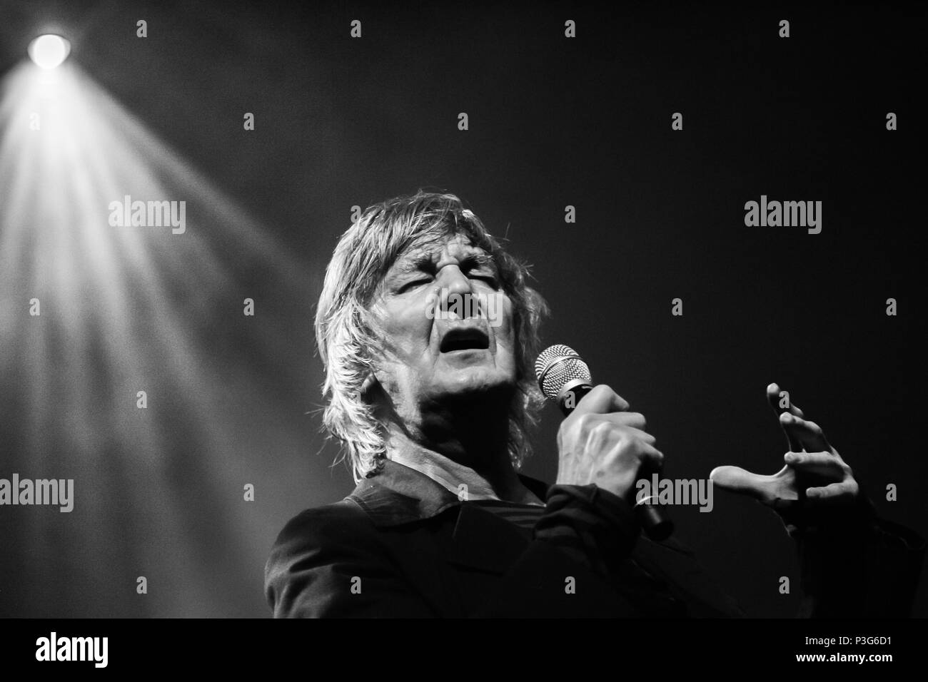 Rouillac (central western France). 2010/02/20. French singer Jacques Higelin in concert Stock Photo