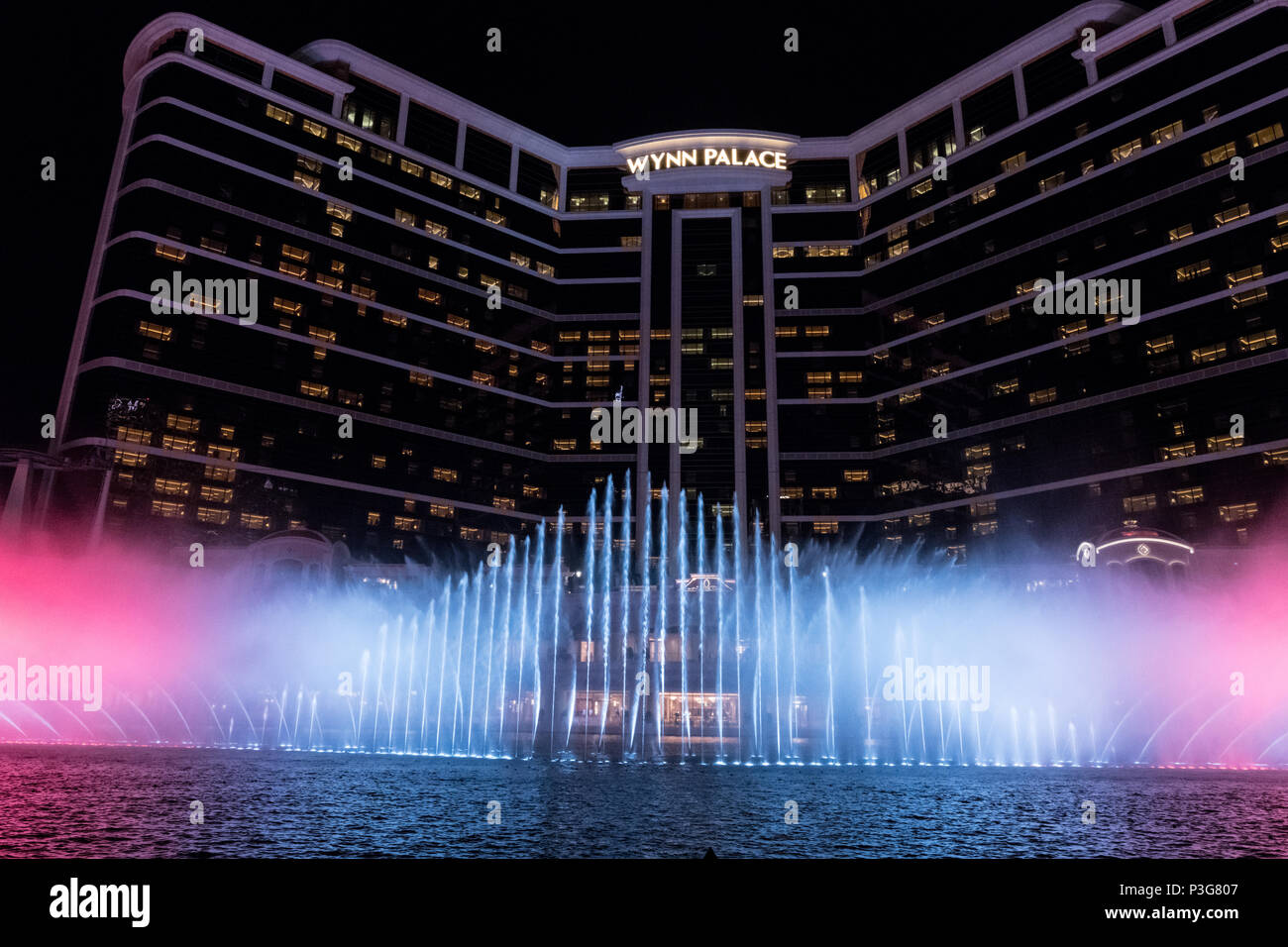 wynn resort macau Cotai strip casino hotel architecture fountain destination Stock Photo