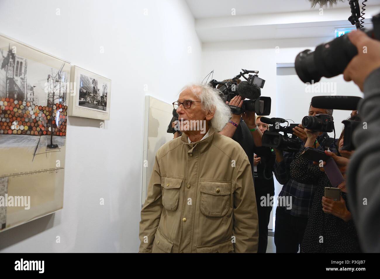 CHRISTO AND JEANNE CLAUDE BARRELS AND THE LASTABA 1958-2018 Stock Photo