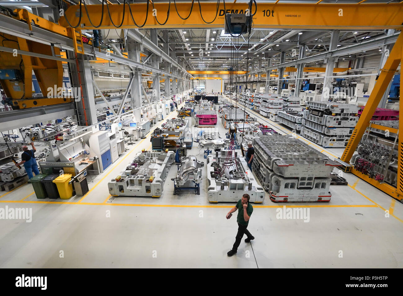 18 June 2018, Germany, Krauthausen: Picture of the production hall of ...