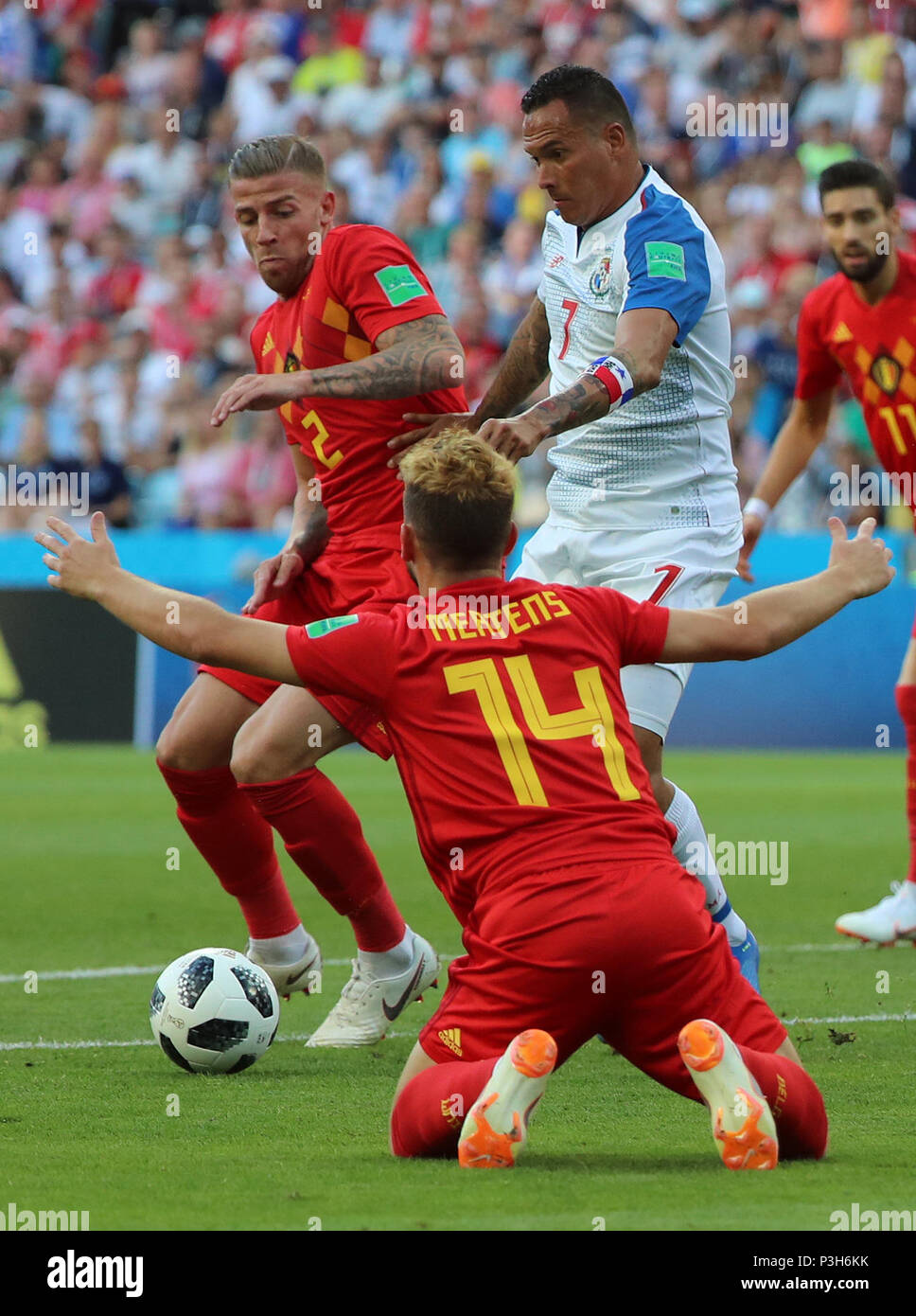 Sochi, Russia. 18th June, 2018. Toby Alderweireld (L top) of Belgium vies with Blas Perez (R top) of Panama during a group G match between Belgium and Panama at the 2018 FIFA World Cup in Sochi, Russia, June 18, 2018. Credit: Bai Xueqi/Xinhua/Alamy Live News Stock Photo