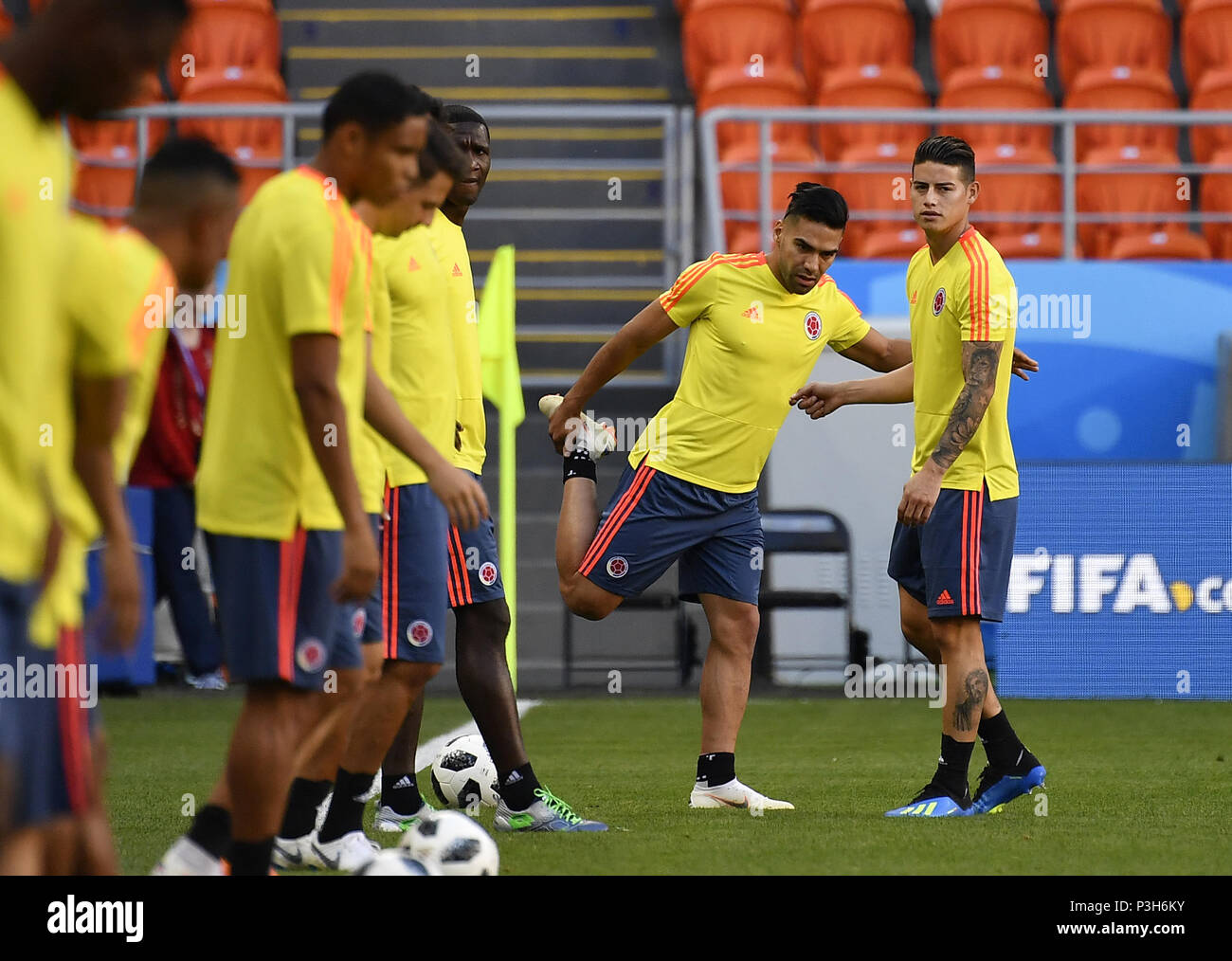 (180618) -- SARANSK, June 18, 2018(Xinhua) -- Colombia's James Rodriguez (1st R) and Radamel Falcao (2nd R) attend a training session prior to a group H match against Japan at the 2018 FIFA World Cup in Saransk, Russia, on June 18, 2018. (Xinhua/He Canling) Stock Photo