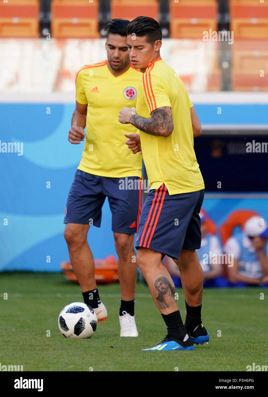 (180618) -- SARANSK, June 18, 2018(Xinhua) -- Colombia's James Rodriguez (R) and Radamel Falcao are seen during a training session prior to a group H match against Japan at the 2018 FIFA World Cup in Saransk, Russia, on June 18, 2018. (Xinhua/Lui Siu Wai) Stock Photo