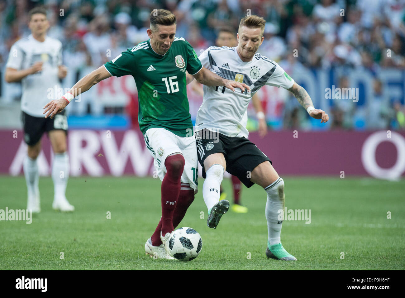 Hector HERRERA (left, MEX) versus Marco REUS (GER), Action, duels, Germany (GER) - Mexico (MEX) 0: 1, Preliminary Round, Group F, Match 11, on 17.06.2018 in Moscow; Football World Cup 2018 in Russia from 14.06. - 15.07.2018. | usage worldwide Stock Photo