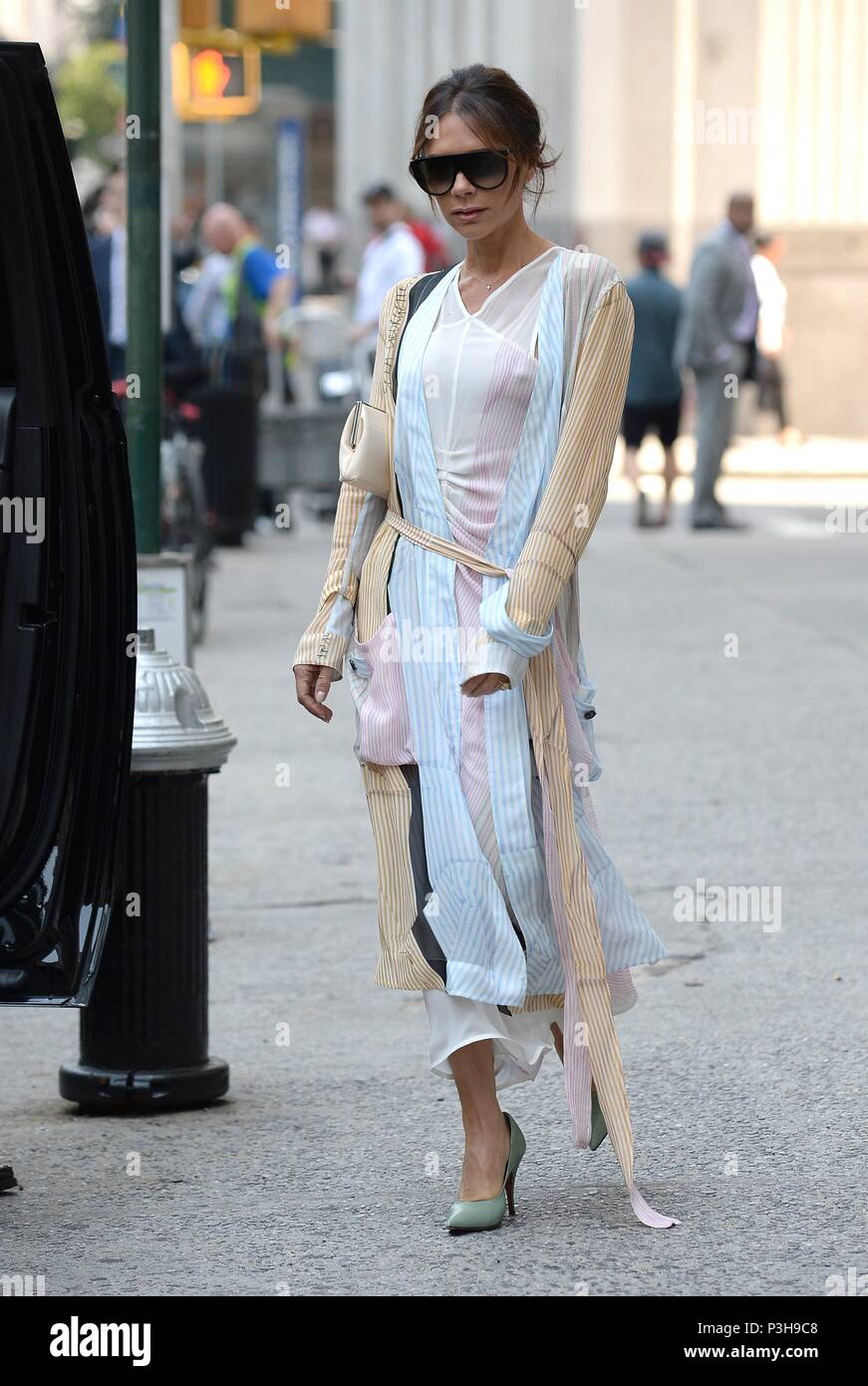 New York, NY, USA. 18th June, 2018. Victoria Beckham out and about for Celebrity Candids - MON, New York, NY June 18, 2018. Credit: Kristin Callahan/Everett Collection/Alamy Live News Stock Photo