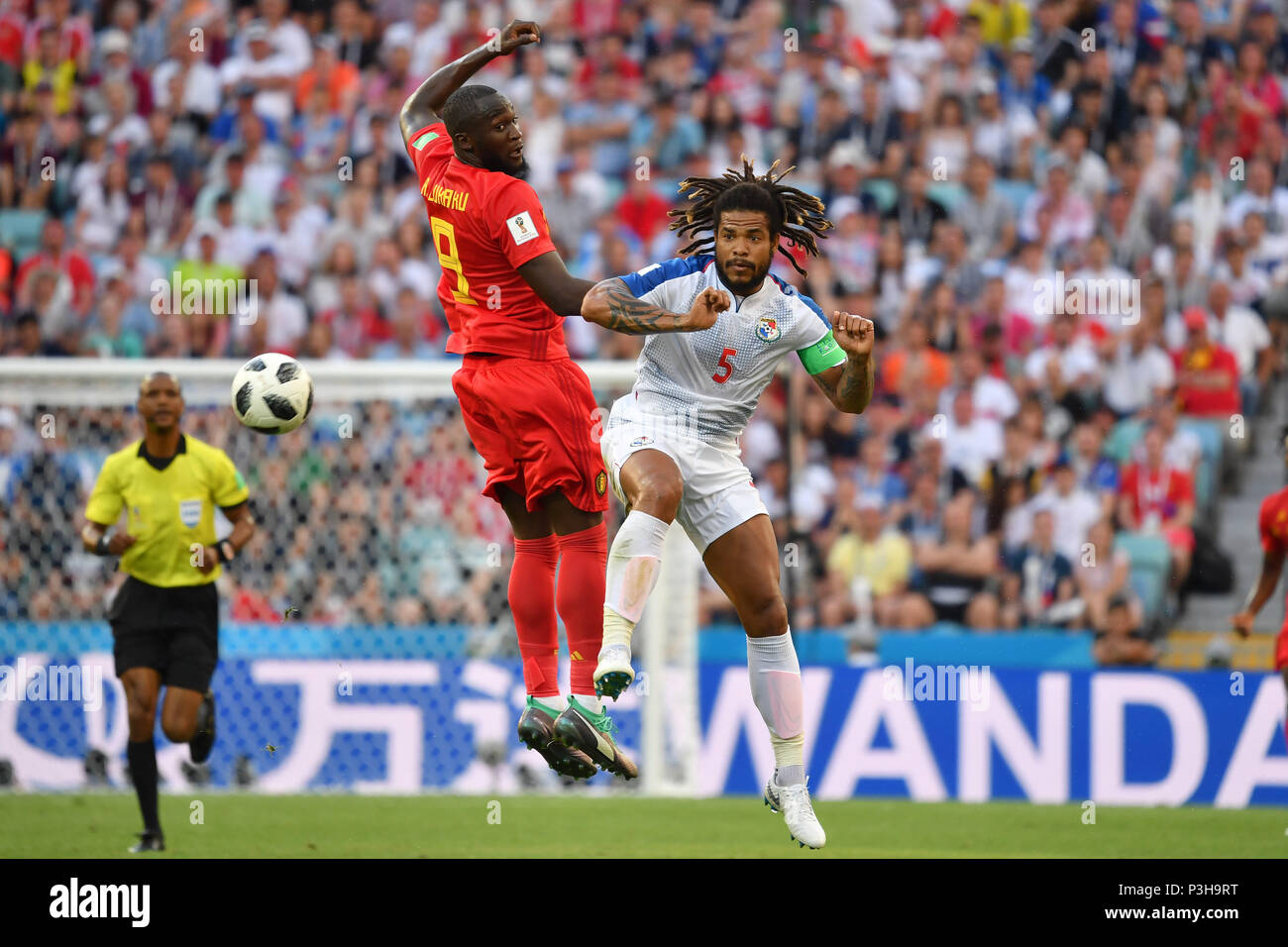 Sochi, Russland. 18th June, 2018. v.re: Roman TORRES (PAN), action, duels versus Romelu LUKAKU (BEL). Belgium (BEL) - Panama (PAN) 3-0, Preliminary Round, Group G, Game 13, on 18.06.2018 in SOCHI, Fisht Olymipic Stadium. Football World Cup 2018 in Russia from 14.06. - 15.07.2018. | usage worldwide Credit: dpa/Alamy Live News Stock Photo
