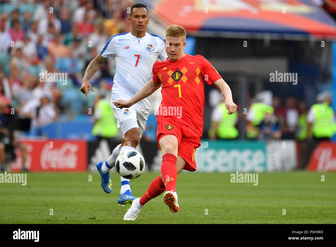 Sochi, Russland. 18th June, 2018. Kevin DE BRUYNE (BEL) on the ball, Action, duels versus Blas PEREZ (PAN), Belgium (BEL) - Panama (PAN) 3-0, Preliminary Round, Group G, Game 13, on 18.06.2018 in SOCHI, Fisht Olymipic Stadium, Football World Cup 2018 in Russia from 14.06. - 15.07.2018. | usage worldwide Credit: dpa/Alamy Live News Stock Photo