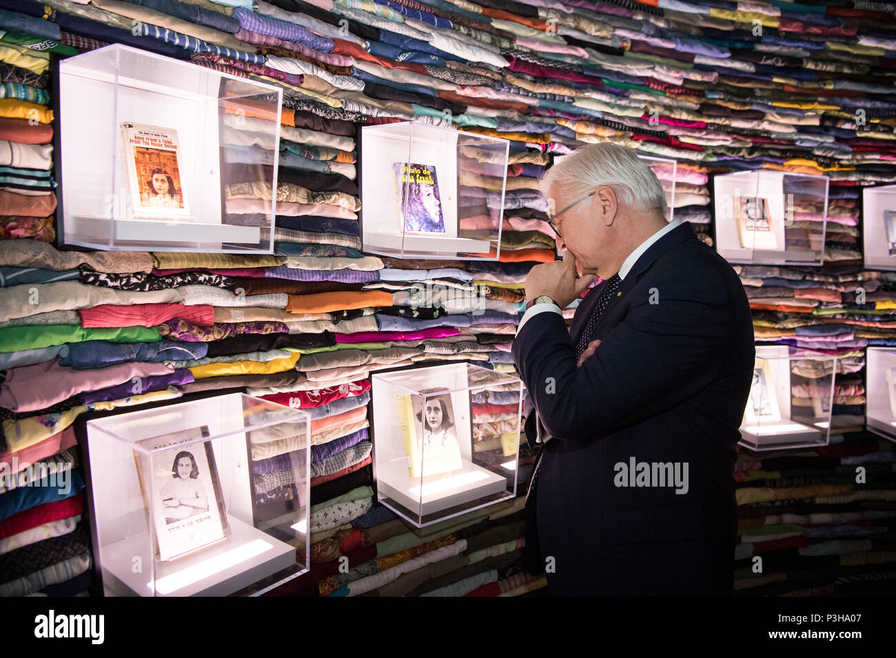Los Angeles, California, USA. 18th June, 2018. German President Frank-Walter Steinmeier looking at an Anne-Frank exhibition in the Museum of Tolerance in the Simon Wiesenthal Centre. President Steinmeier and his wife are on a three-day visit of California. Photo: Bernd von Jutrczenka/dpa Credit: dpa picture alliance/Alamy Live News Stock Photo