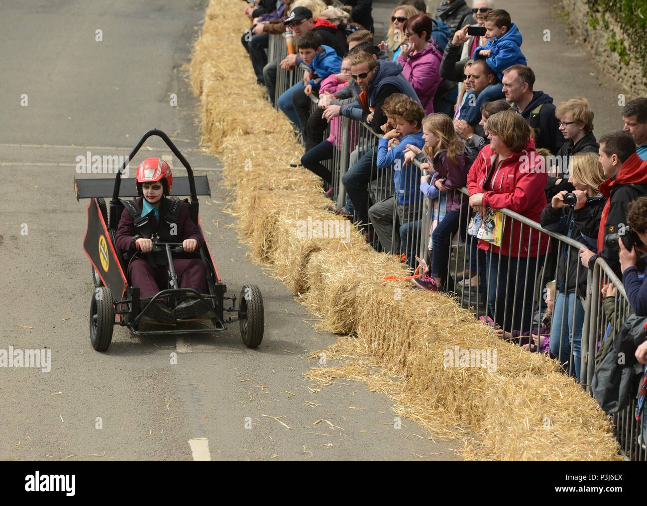 Wacky Races take place in Tetbury, run by the Lions Club 02/05/2016 ...