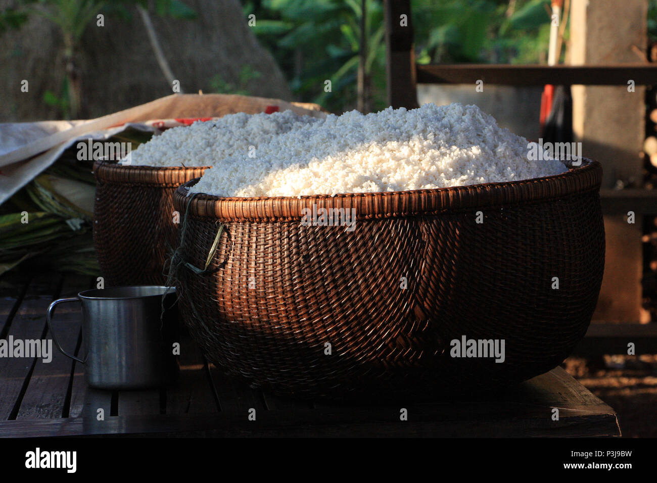 Traditional rice baskets hires stock photography and images Alamy