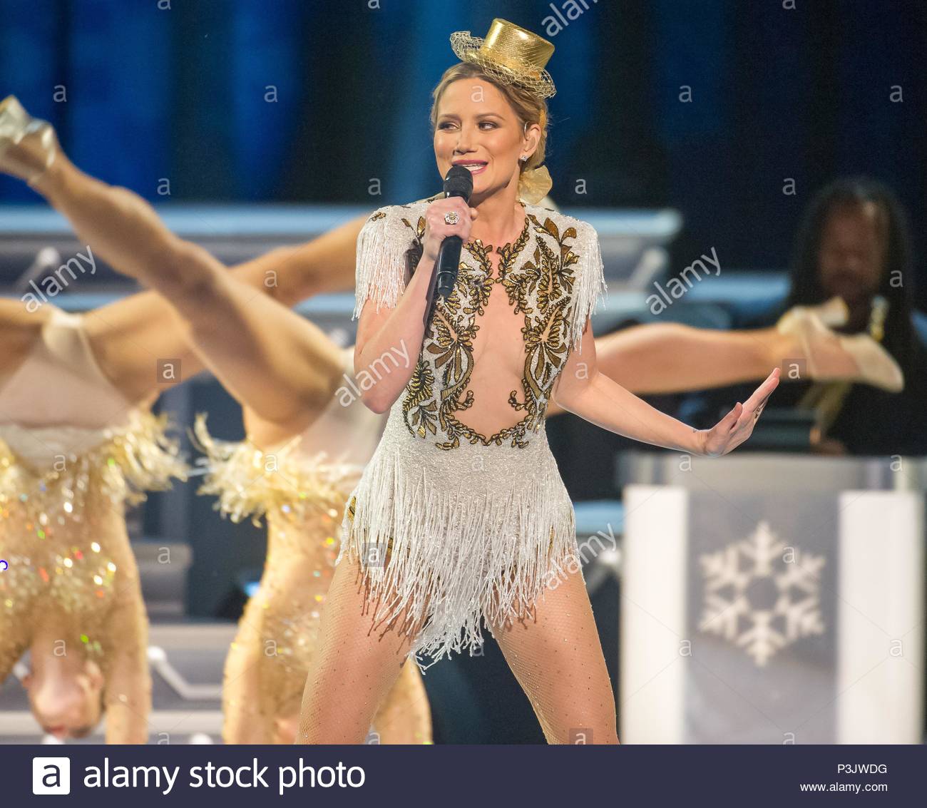 martina mcbride appears on the 2015 cma country christmas at bridgestone arena on november 7 2015 in nashville tennessee - Cma Country Christmas 2015 martina mcbride appears on the 2015 cma country christmas at bridgestone arena on november 7 2015 in nashville tennessee - Cma Country Christmas 2015