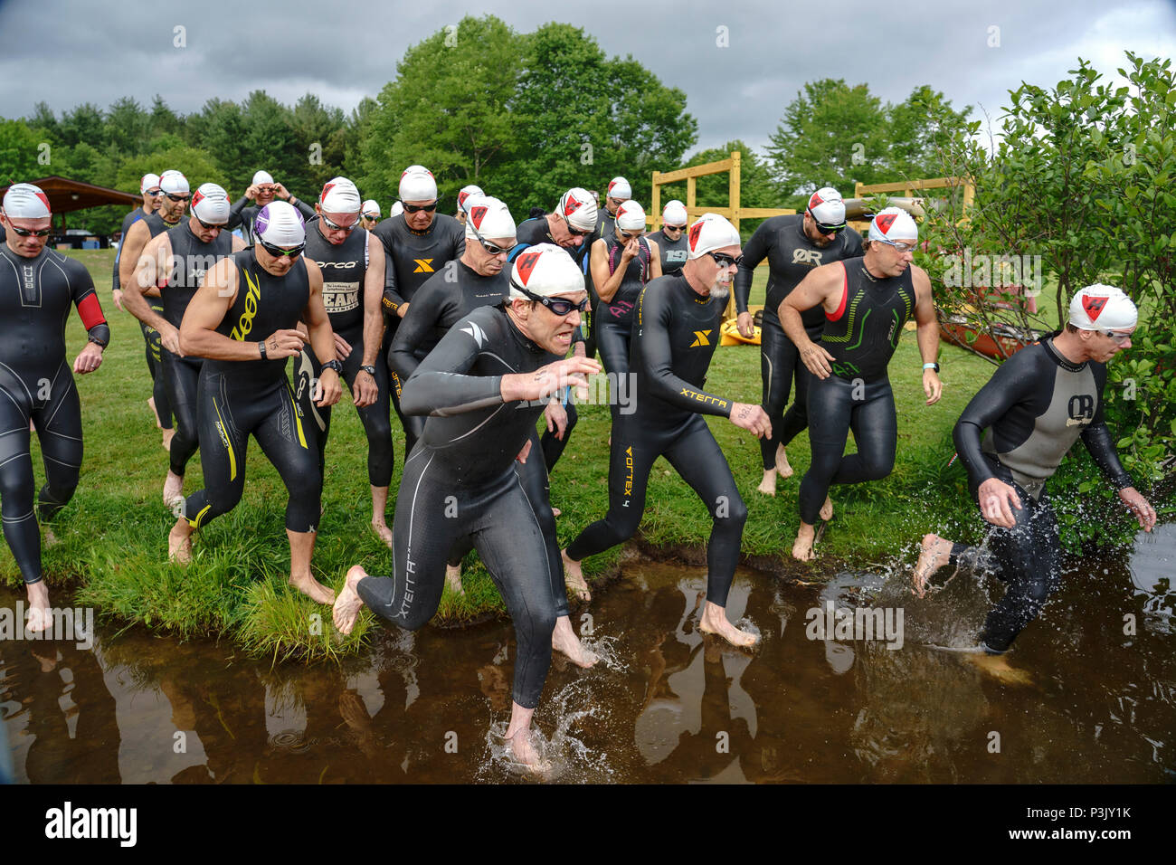 Swim race start hi-res stock photography and images - Alamy