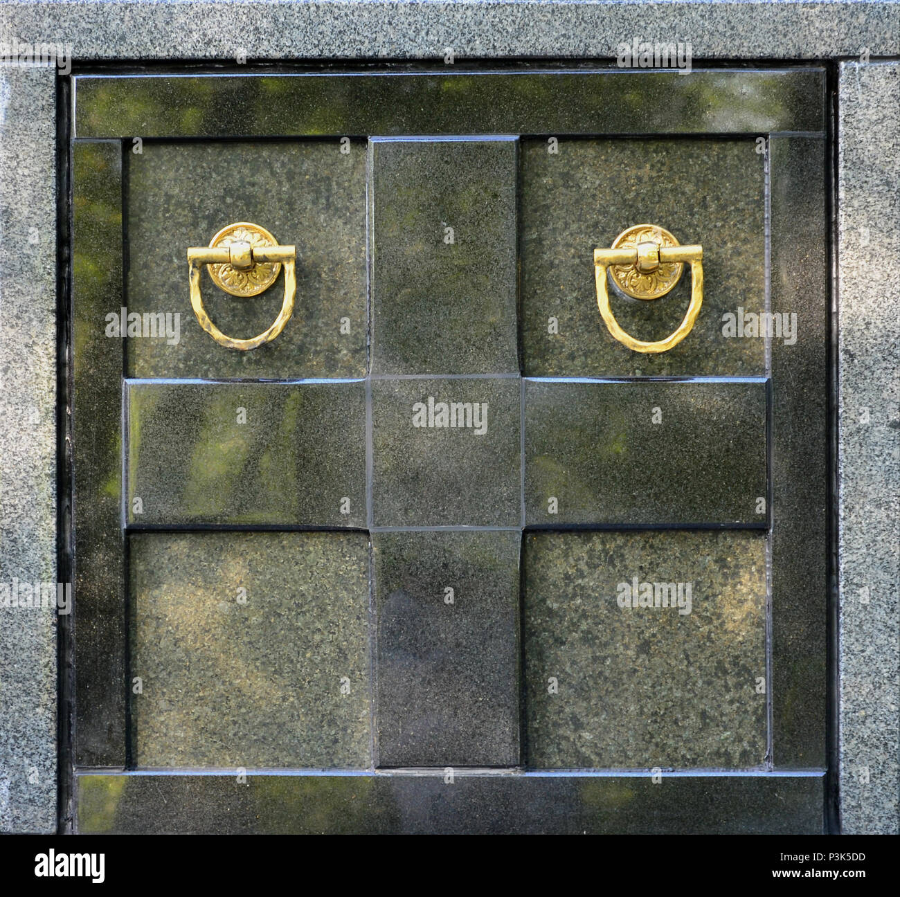 Coffin detail front hi-res stock photography and images - Alamy