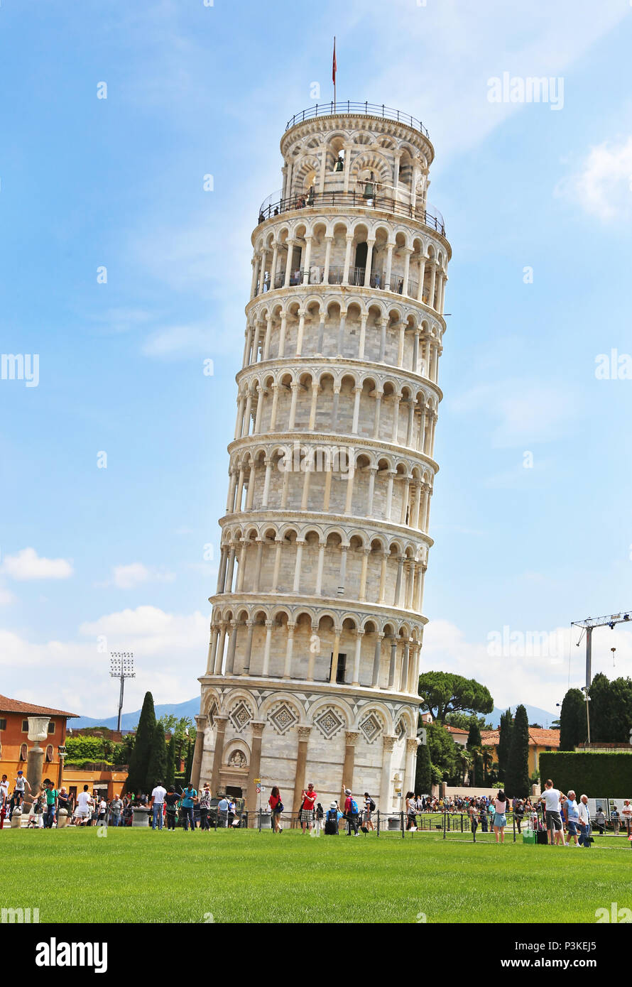 the leaning tower of Pisa Italy - famous italian landmarks Stock Photo -  Alamy