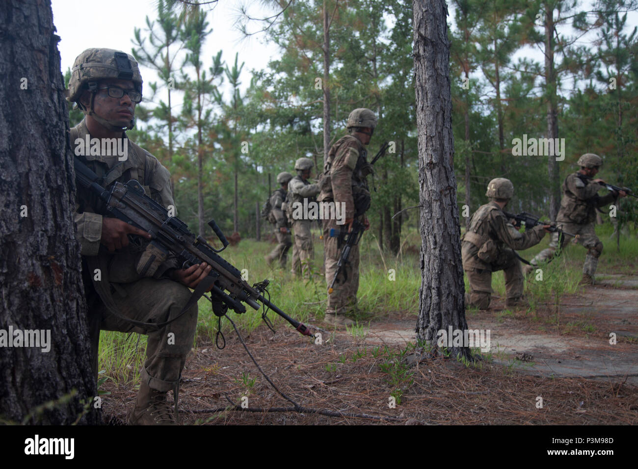 A group of U.S. Army Ranger students, assigned to the Airborne and