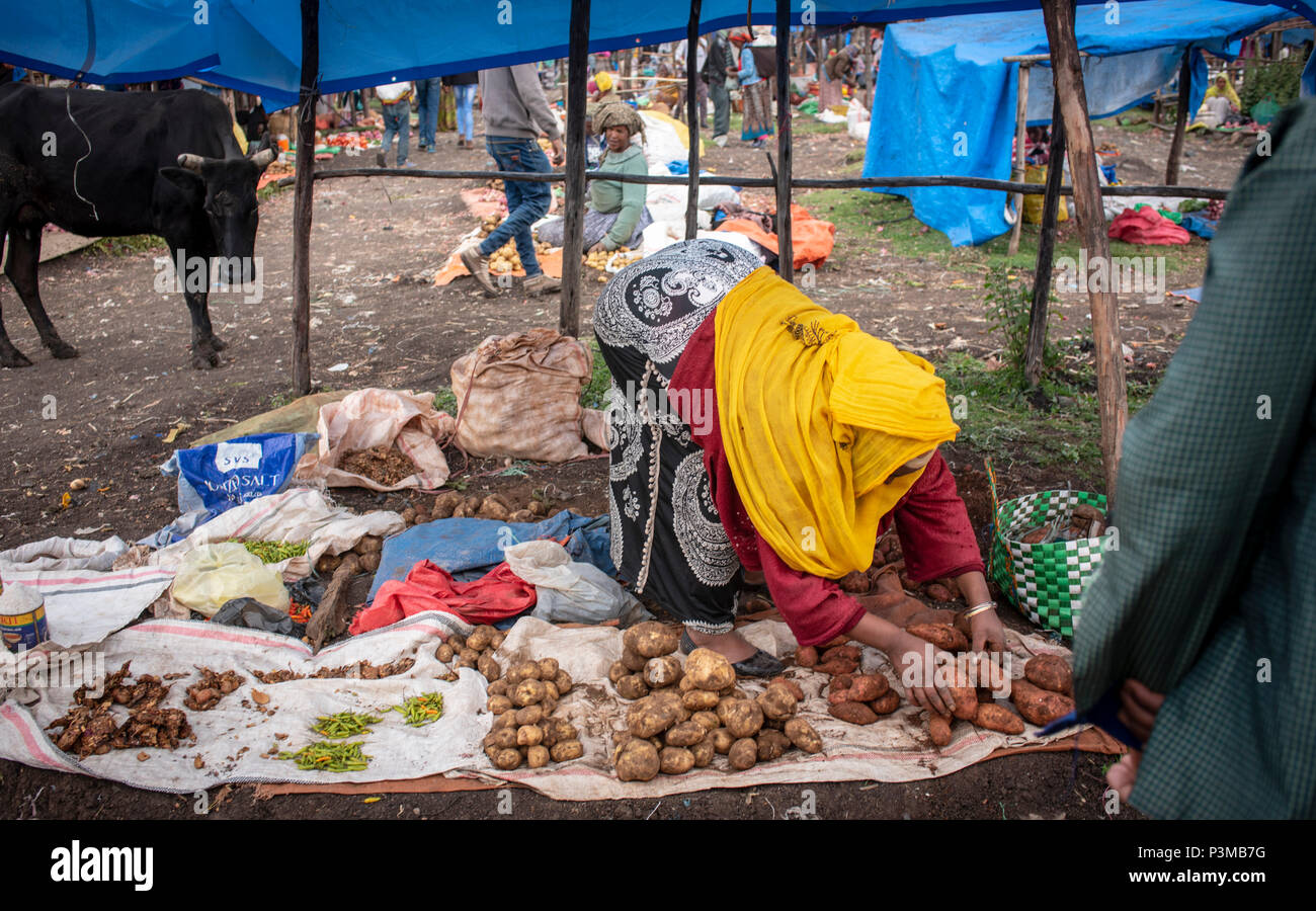 Open air market, Robe, Ethiopia Stock Photo - Alamy