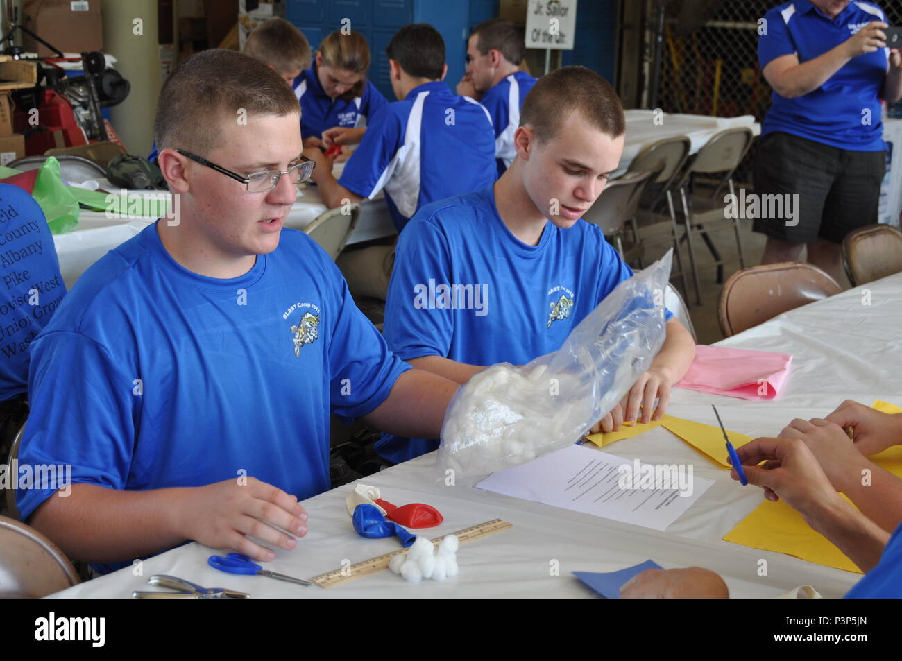 Egg drop challenge hi-res stock photography and images - Alamy