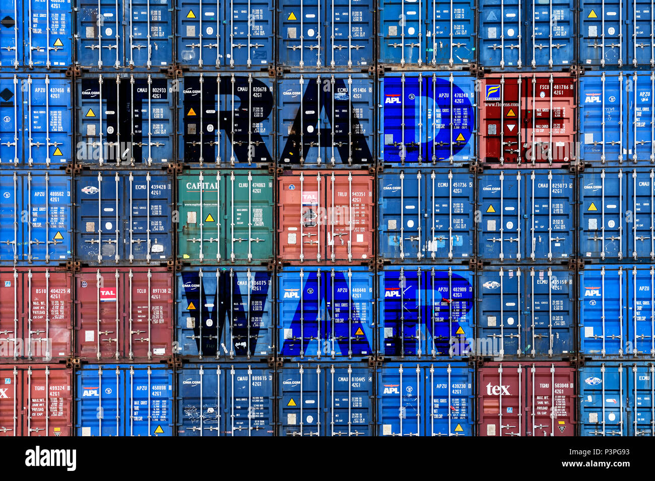 Trade was stacked containers with the inscription, Symbol photo trade war, Gestapelte Container mit Aufschrift Trade War, Symbolfoto Handelskrieg Stock Photo