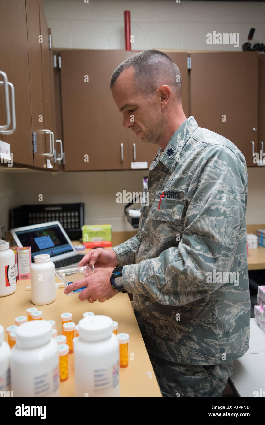 Pharmacist counts hires stock photography and images Alamy