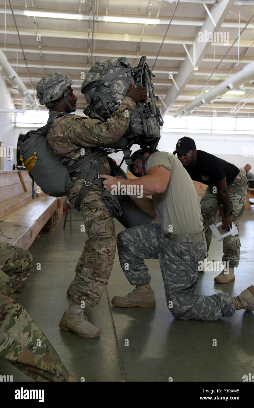 Static Line Jumpmaster Command Screening Checklist A student of the U.S. Army Special Operations Command static line ...