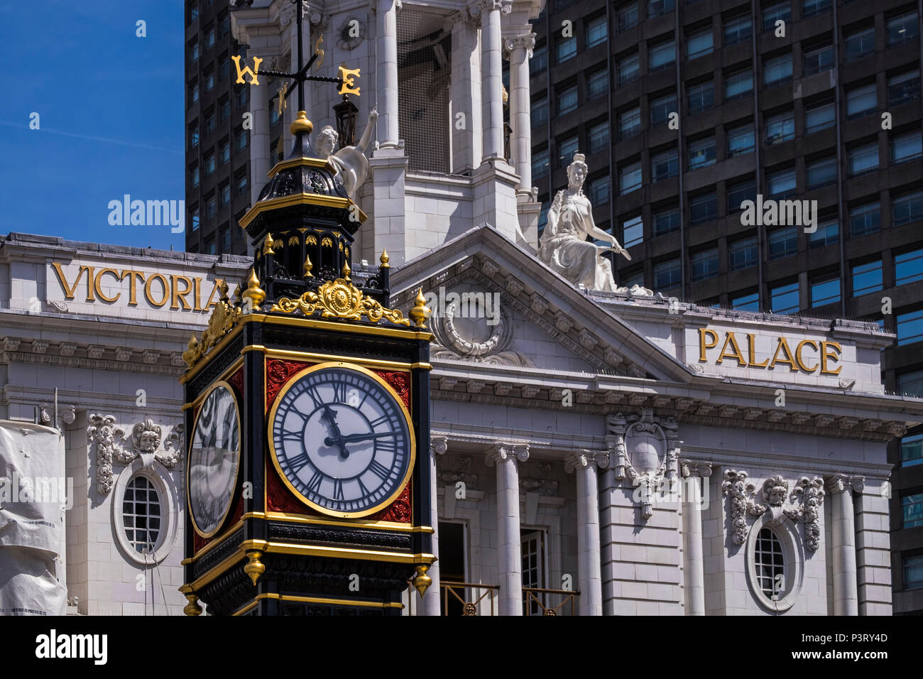 Victoria Palace Theatre, Victoria, London, England, U.K. Stock Photo