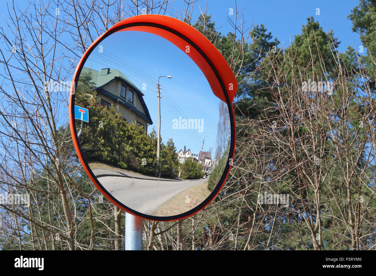 Two way mirror hi-res stock photography and images - Alamy