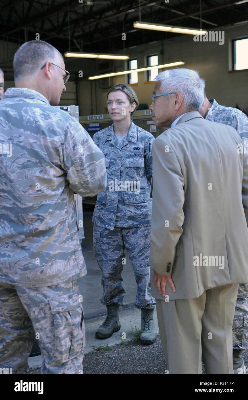 U.S. Air Force 2nd Leiutenant Candice Mcclure, officer in charge, assigned to the 158th Fighter Wing, Vermont National Guard, briefs the adjutant general before a press conference to discuss the Medical Counter Measures training, which simulates a state medical emergency part of Vigilant Guard 2016 at the 158th Fighter Wing, Burlington International Airport, South Burlington, Vt., July 27, 2016. Vigilant Guard 2016 is a national level emergency response exercise, sponsored by the National Guard and NORTHCOM, which provides National Guard units an opportunity to improve cooperation and relation Stock Photo
