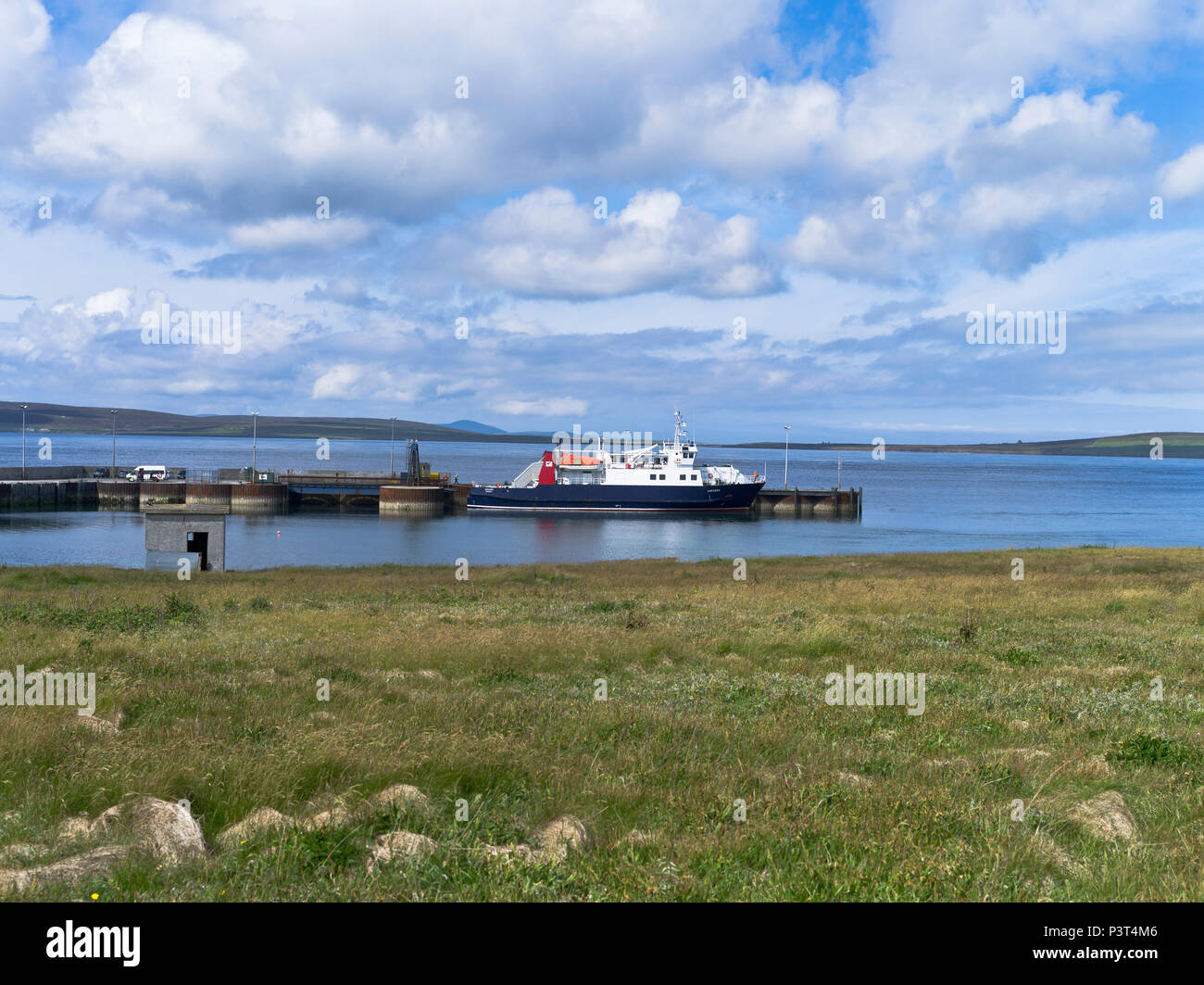 dh Inter Island ferry Terminal SANDAY ORKNEY MV Varagen Orkney Ferries RoRo vessel pier scotland Stock Photo